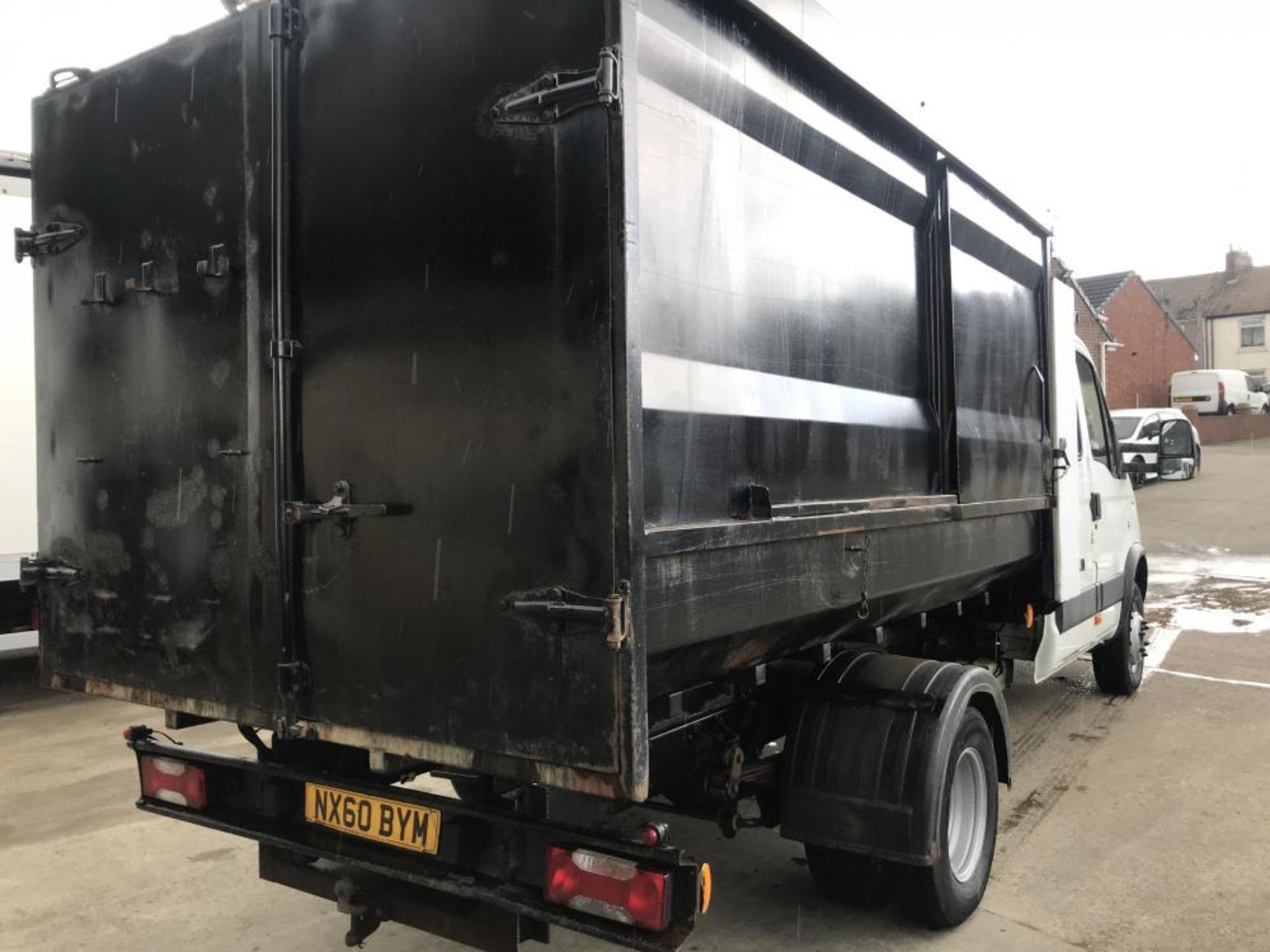 2010/60 REG IVECO DAILY 70C17 CREW CAB TIPPER EX-COUNCIL WITH SIDE BIN LIFT *PLUS VAT* - Image 4 of 12