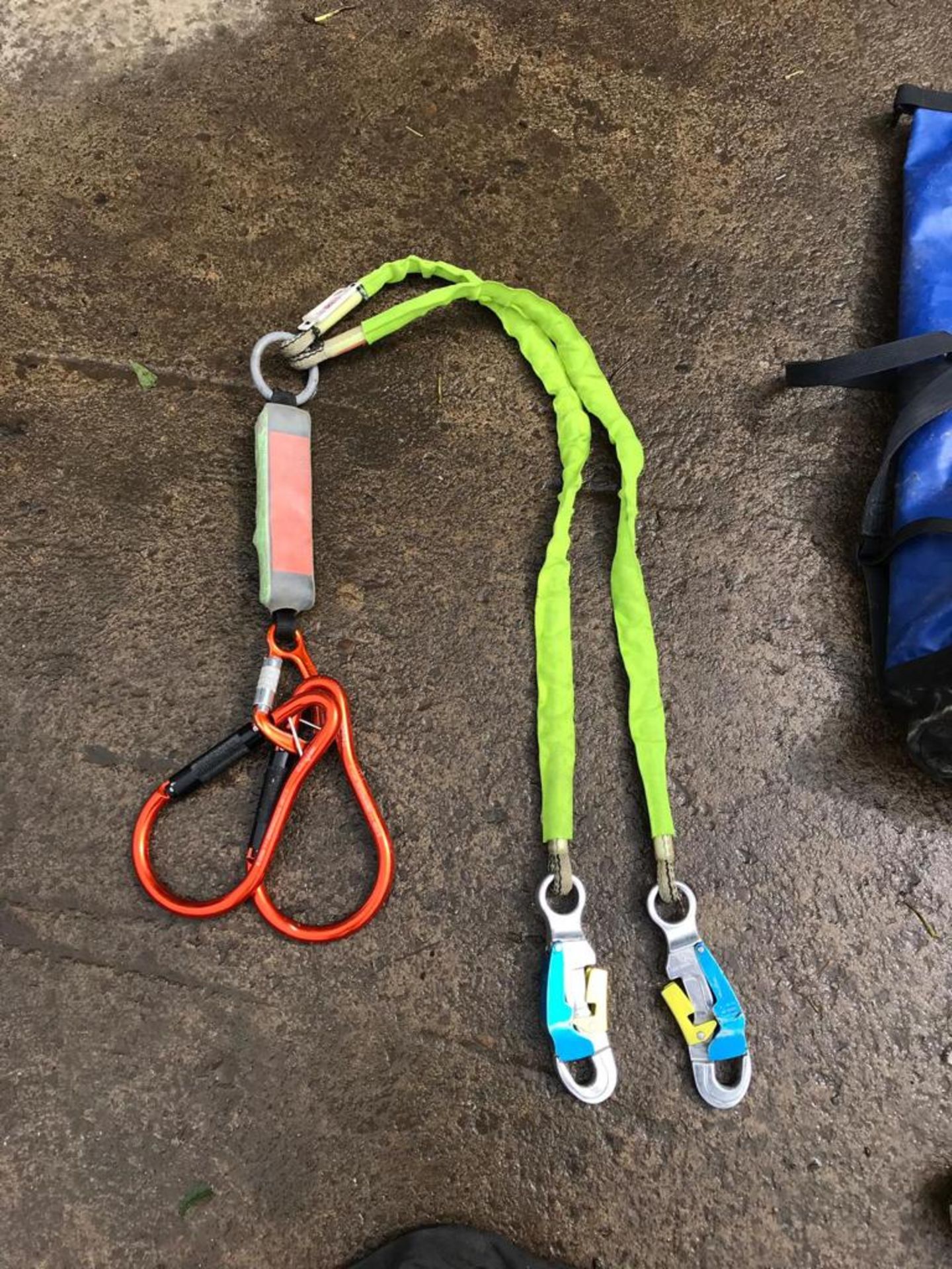 QTY OF CLIMBING GEAR AND HARNESS *PLUS VAT* - Bild 8 aus 15