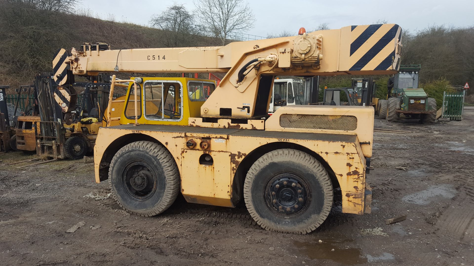 YEAR UNKNOWN IRON FAIRY 7 TONNE CRANE, RUNS, DRIVES AND LIFTS *PLUS VAT* - Image 2 of 8