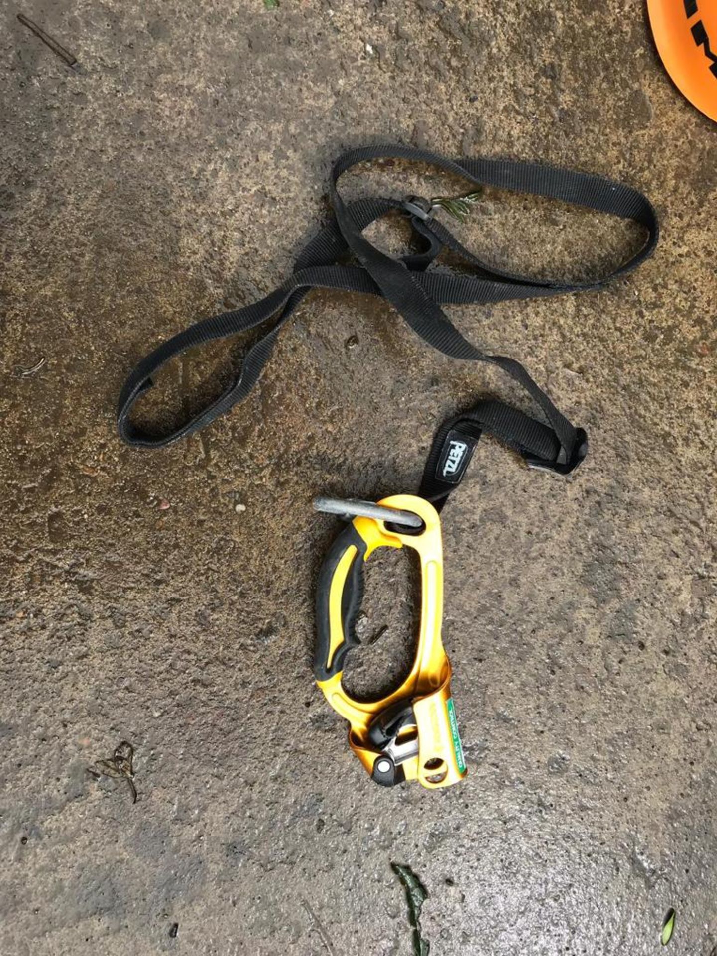 QTY OF CLIMBING GEAR AND HARNESS *PLUS VAT* - Image 9 of 15