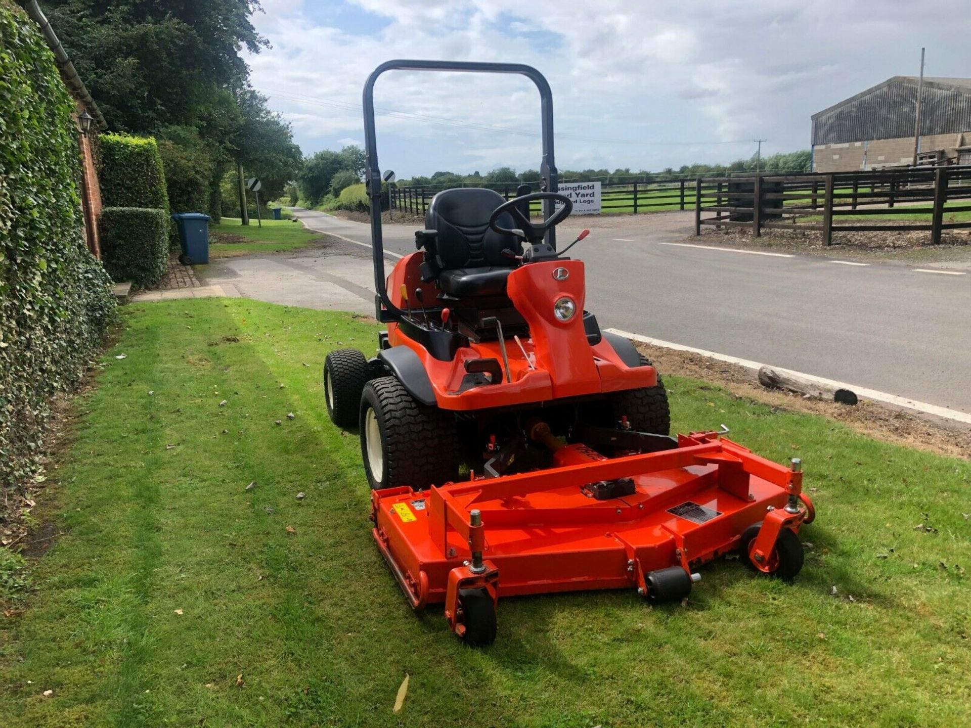 KUBOTA 3680 MOWER, YEAR 2014, COMPLETE WITH ROTARY DECK TRIMAX FLAIL DECK, 4 WHEEL DRIVE *PLUS VAT* - Image 6 of 11