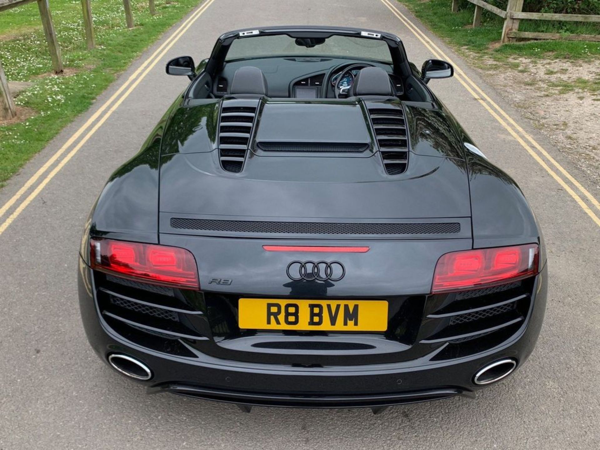 2010 AUDI R8 SPYDER QUATTRO V10 5.2L PETROL SEMI-AUTOMATIC GEARBOX BLACK CONVERTIBLE *NO VAT* - Bild 11 aus 14