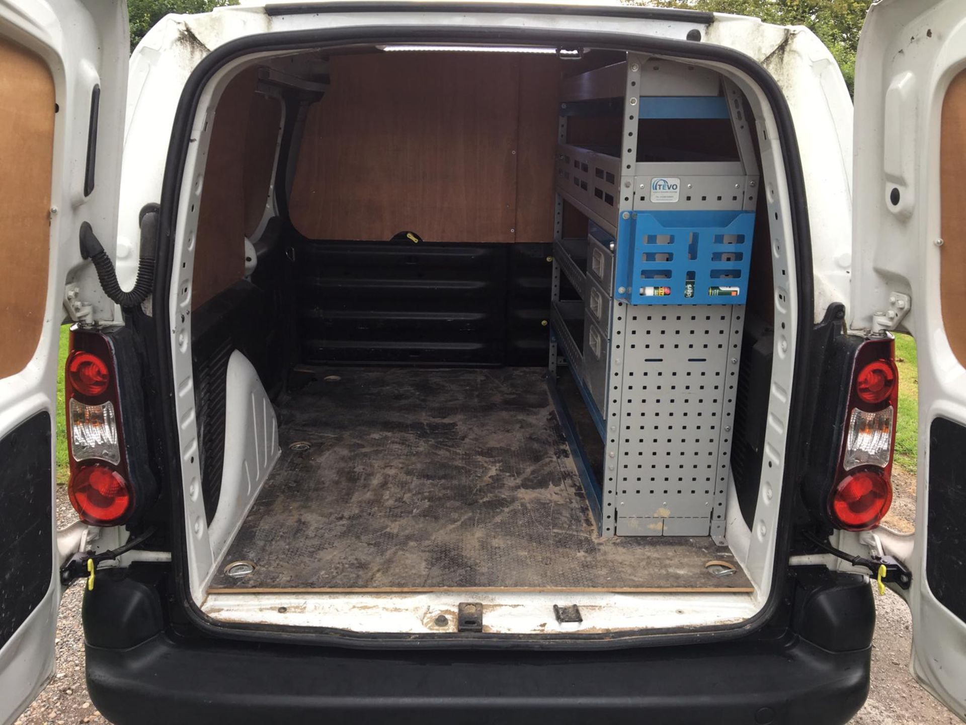 2014/14 REG PEUGEOT PARTNER 850 PROFESSIONAL L1 DIESEL PANEL VAN, SHOWING 1 FORMER KEEPER *NO VAT* - Image 8 of 14