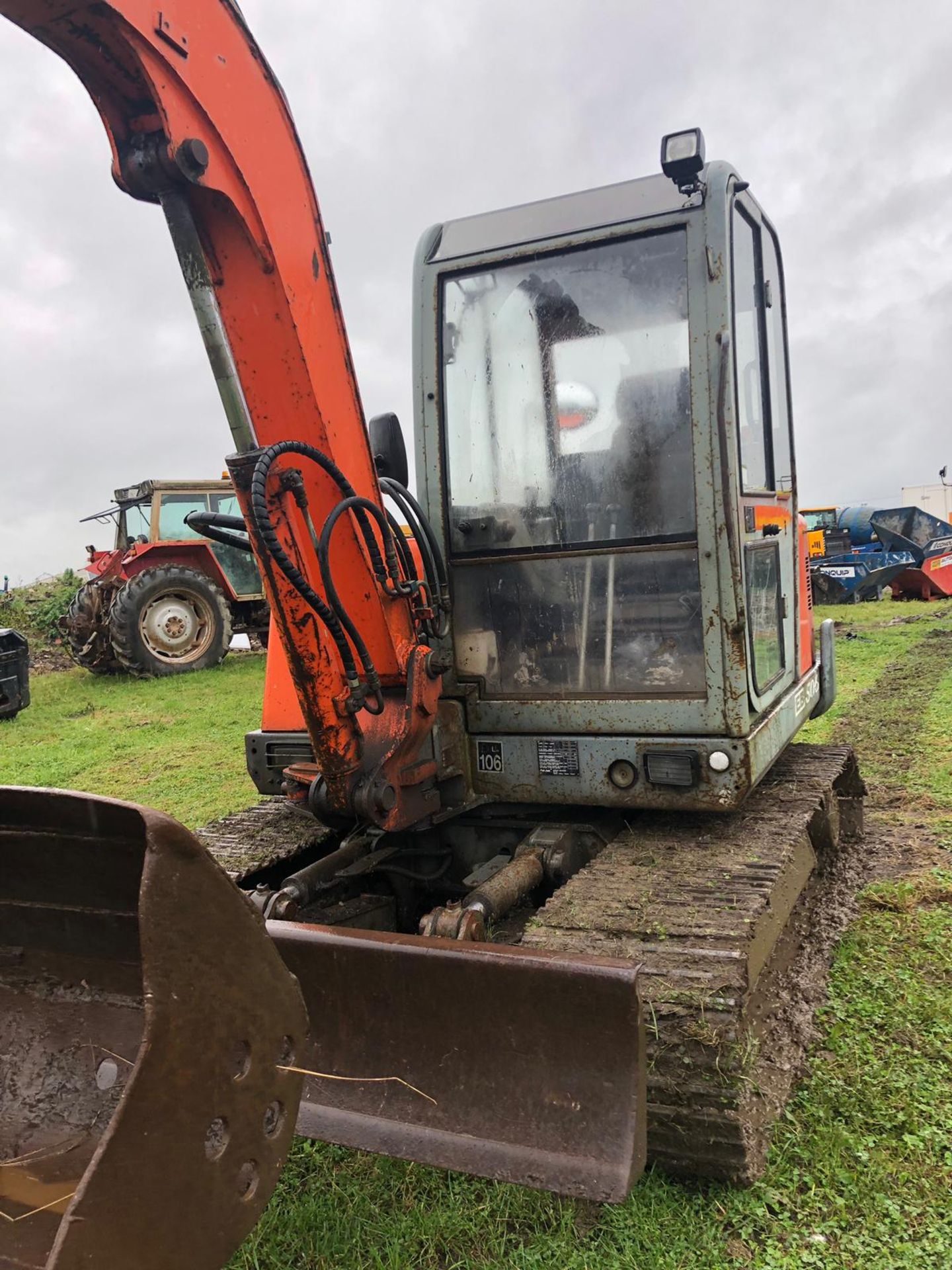 PELJOB EB506 5 TON DIGGER, STEEL TRACKS, C/W 2 X BUCKETS RUNS, WORKS AND DIGS, HOURS 4214 *PLUS VAT* - Image 2 of 8