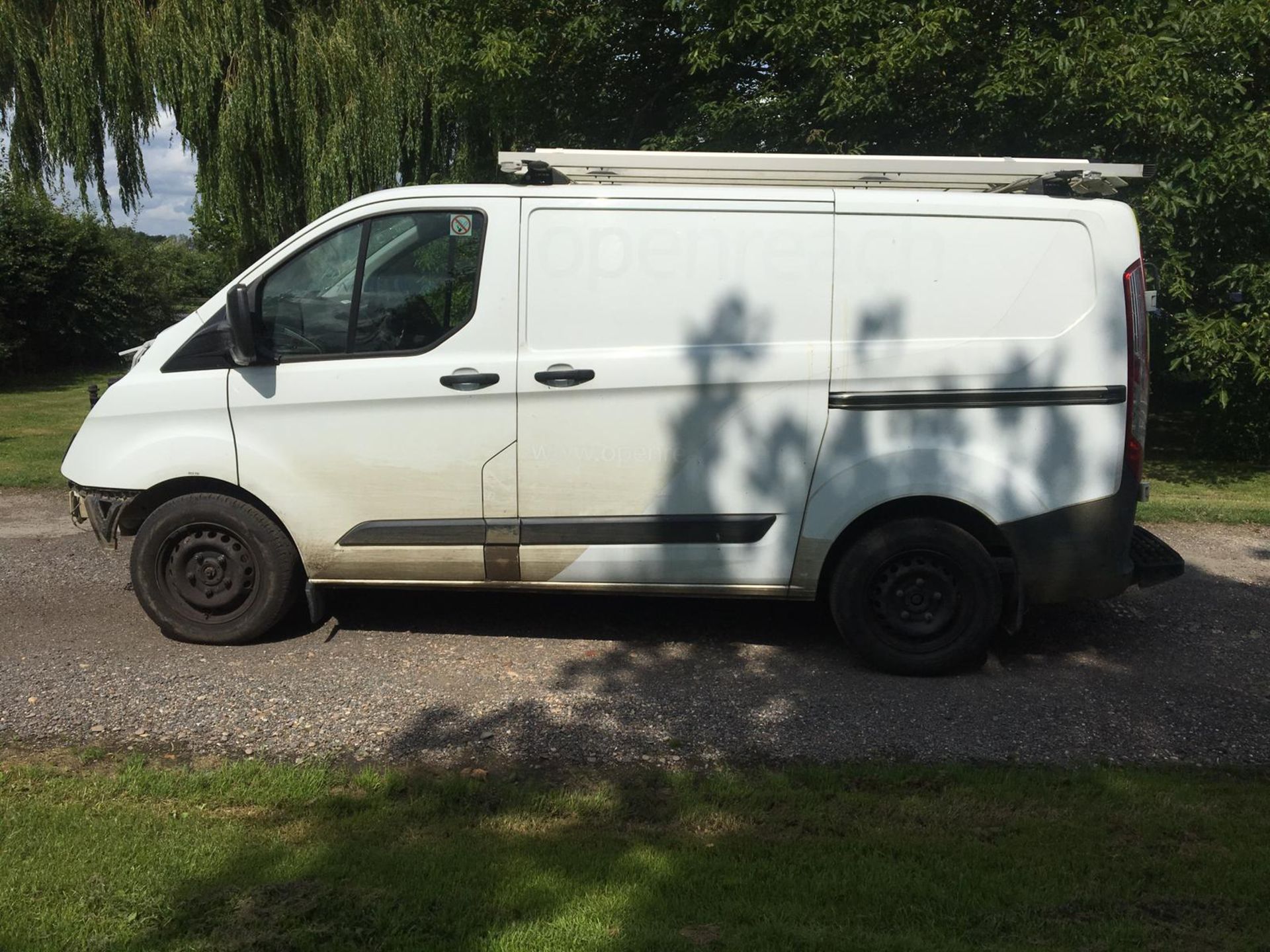 2016/16 REG FORD TRANSIT CUSTOM 310 ECO-TECH 2.2 DIESEL WHITE PANEL VAN, SHOWING 0 FORMER KEEPERS - Image 4 of 12