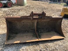 DITCHING. GRADING BUCKET 7 FT TO FIT 21 TON EXCAVATOR 80MM PINS *NO VAT*