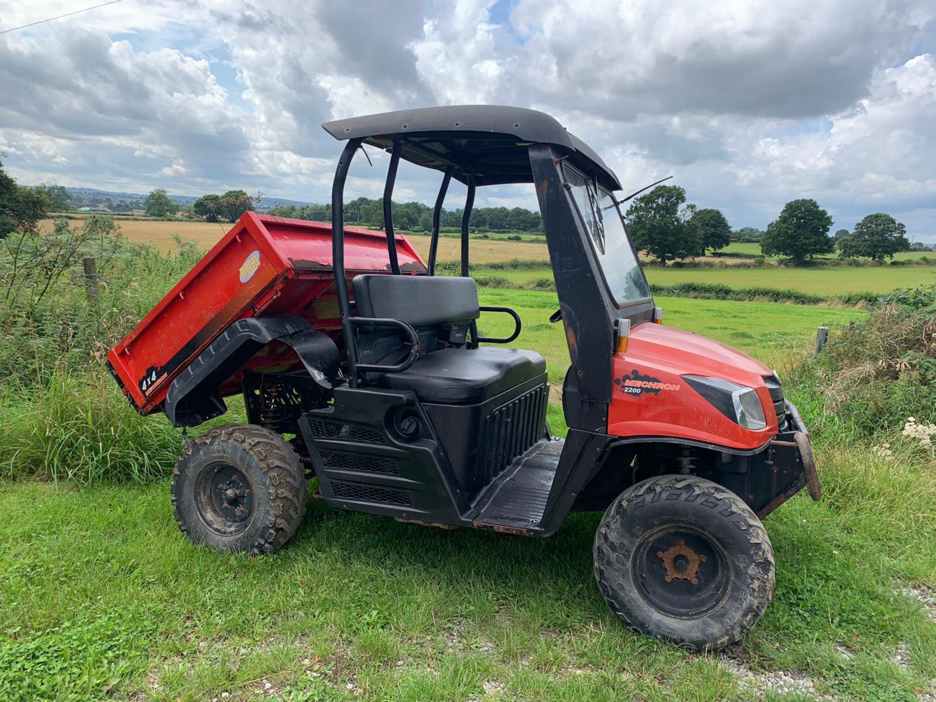 60 REG KIOTI MECHRON 2200 DIESEL 4X4 UTV TIPPER TOW BAR, RUNS AND WORKS, SHOWING 3367 HOURS - Bild 2 aus 13