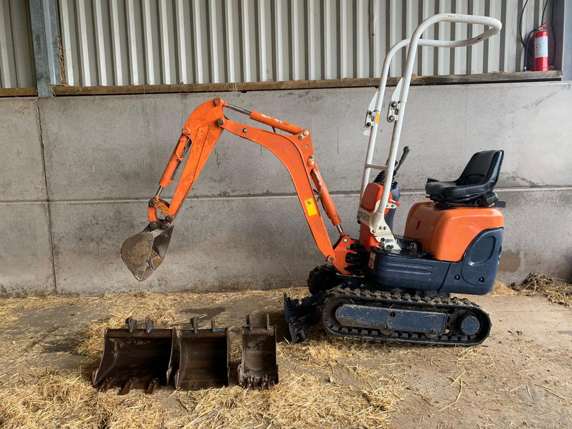 2009 KUBOTA K008-3 (0.8T) MINI MICRO TRACKED DIGGER / EXCAVATOR, C/W 4 X BUCKETS, RUNS, WORKS, DIGS - Bild 6 aus 16