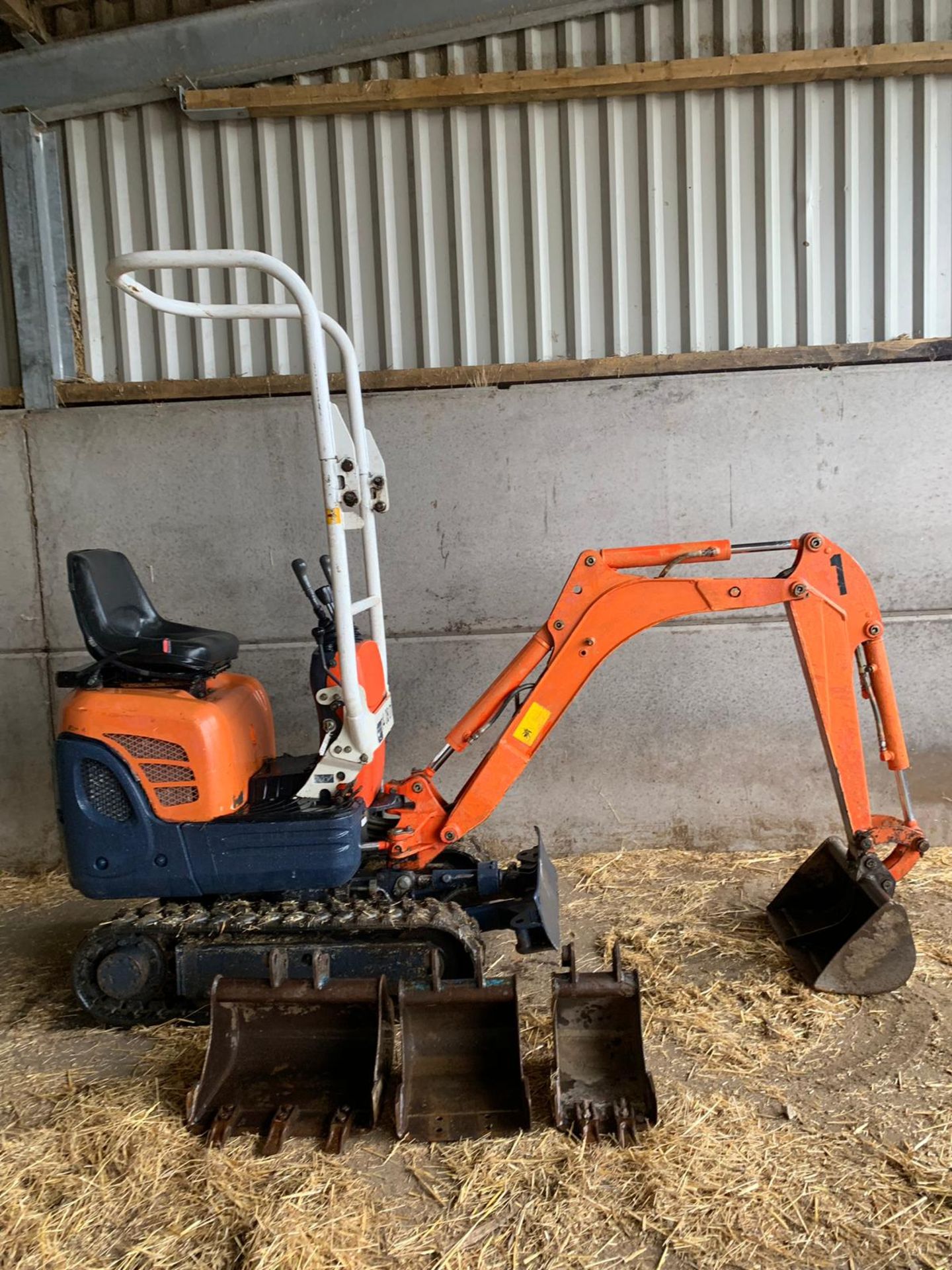 2009 KUBOTA K008-3 (0.8T) MINI MICRO TRACKED DIGGER / EXCAVATOR, C/W 4 X BUCKETS, RUNS, WORKS, DIGS - Bild 10 aus 16