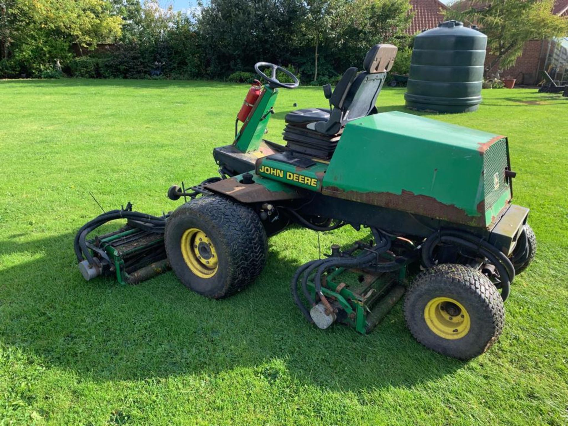 JOHN DEERE 3235A 5 GANG FAIRWAY RIDE ON DIESEL MOWER, IN WORKING CONDITION *NO VAT* - Bild 3 aus 18