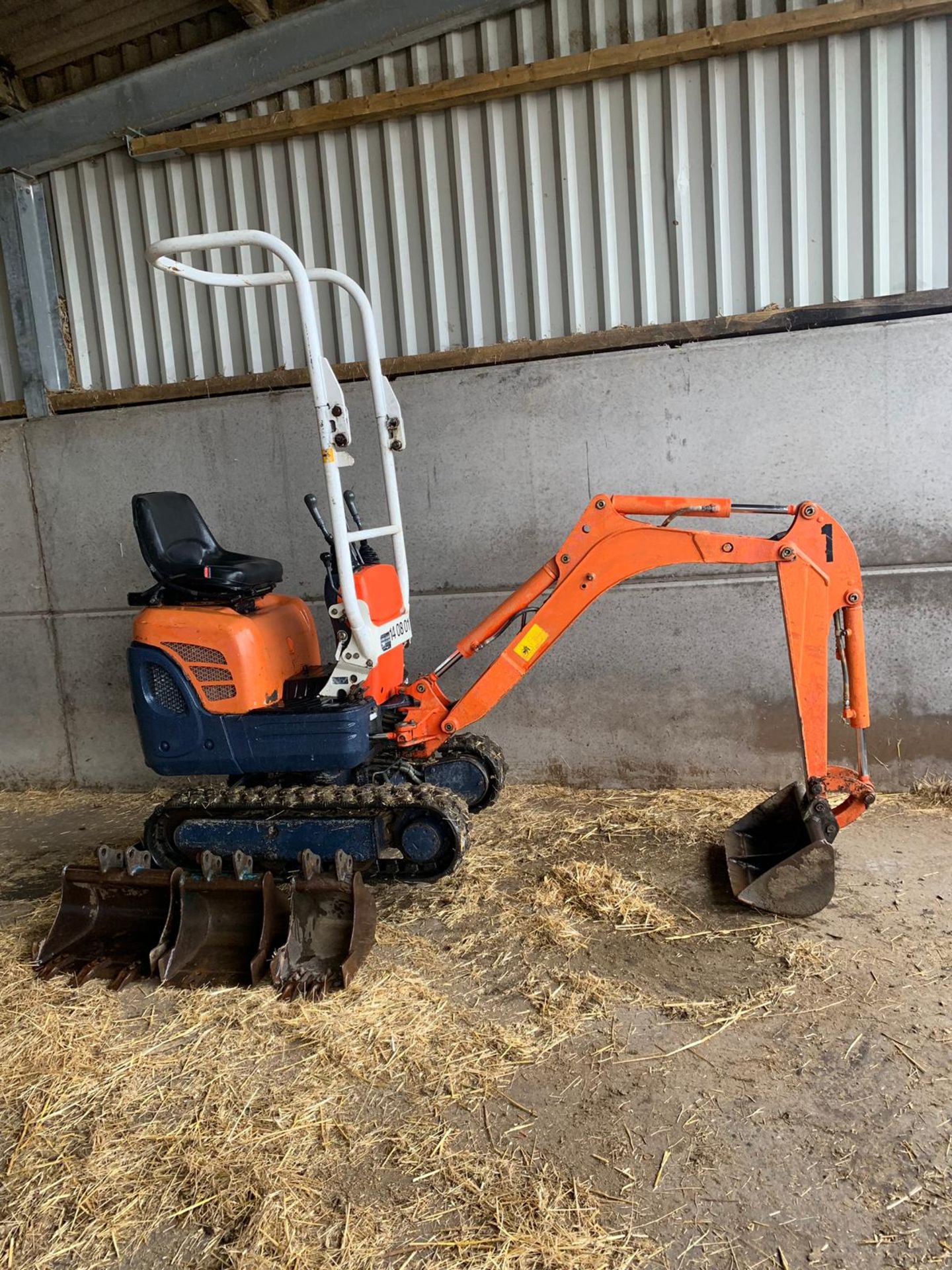 2009 KUBOTA K008-3 (0.8T) MINI MICRO TRACKED DIGGER / EXCAVATOR, C/W 4 X BUCKETS, RUNS, WORKS, DIGS - Bild 9 aus 16