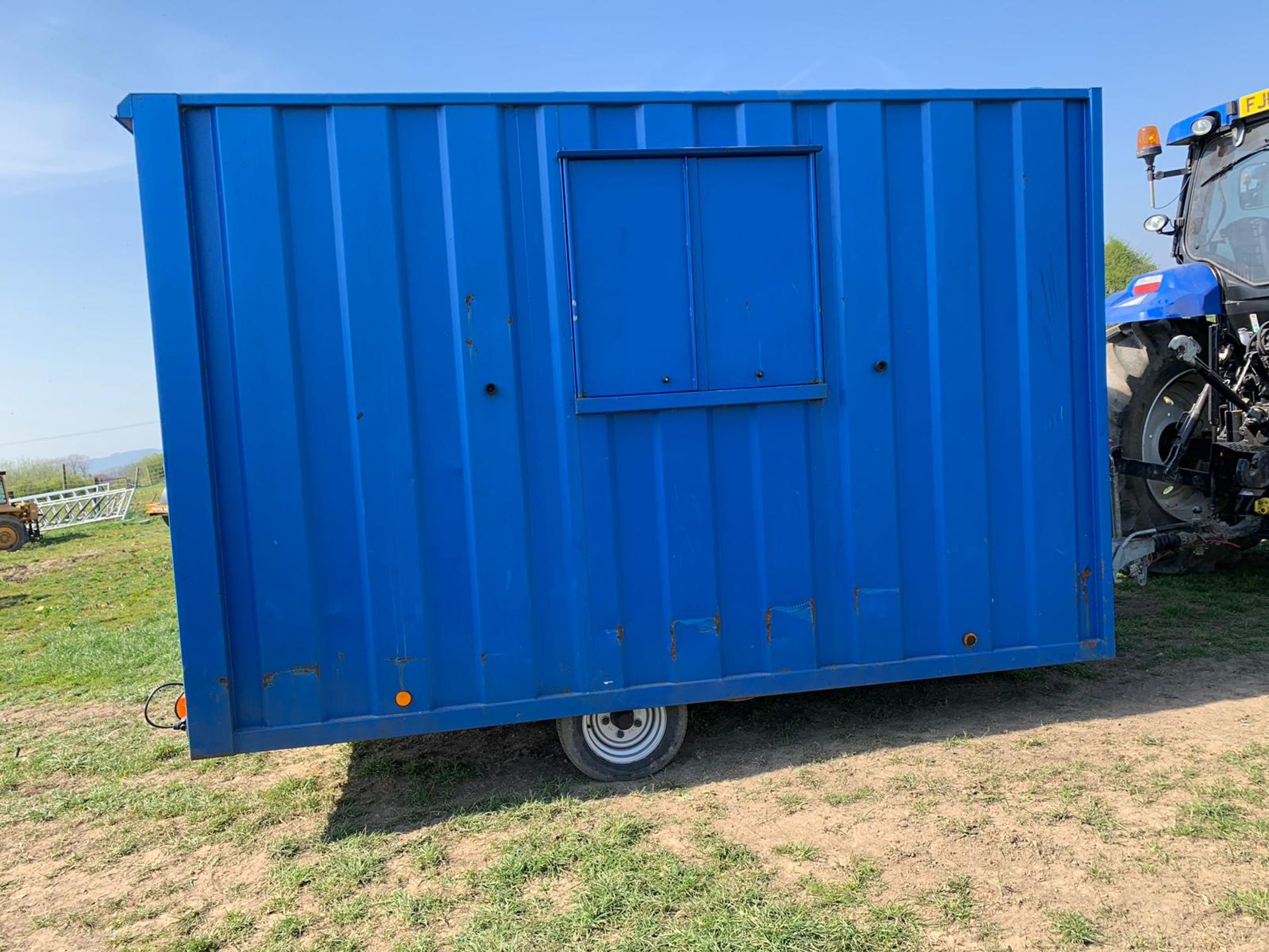 2010 BLUE SINGLE AXLE TOW ABLE GROUNDHOG MOBILE CANTEEN, EVERYTHING INSIDE IS INCLUDED *PLUS VAT* - Bild 2 aus 10