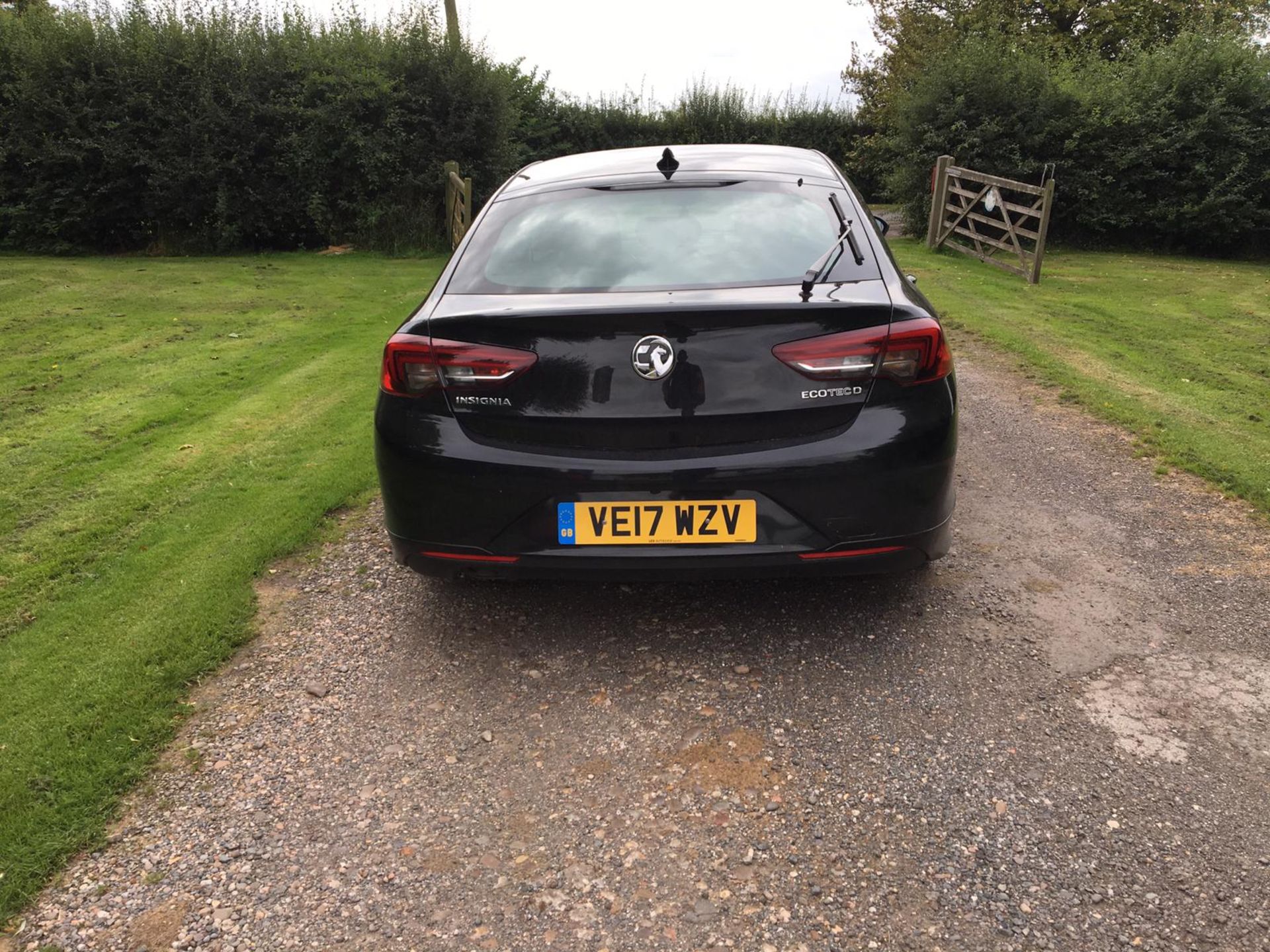 2017/17 REG VAUXHALL INSIGNIA DESIGN ECOTECH TU 1.6 DIESEL BLACK 5 DOOR HATCHBACK *NO VAT* - Image 5 of 12