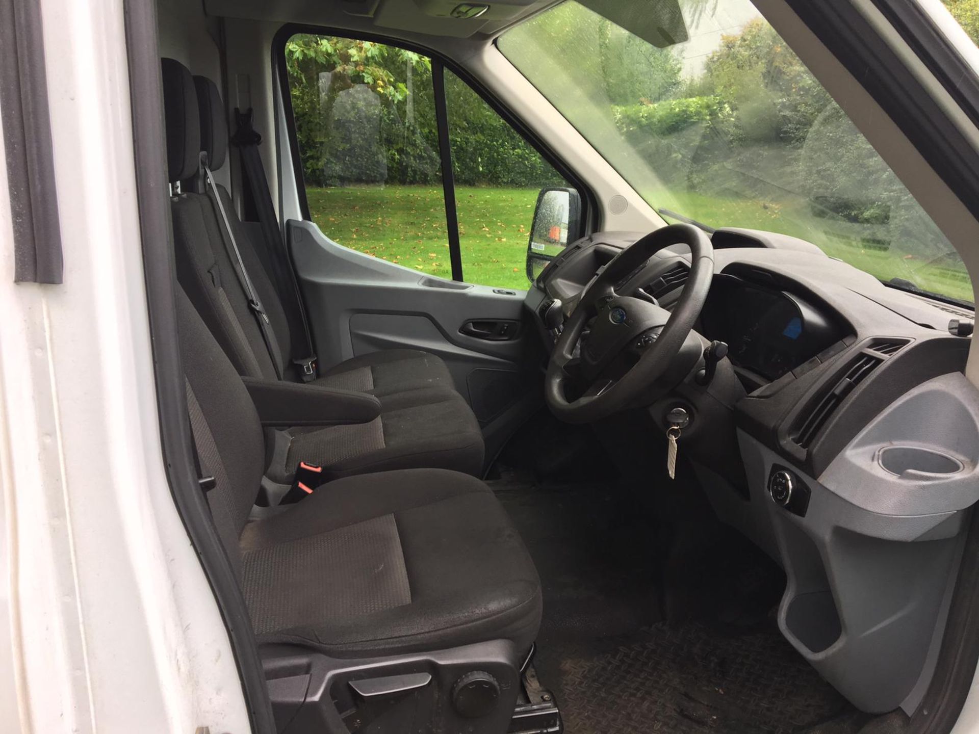 2015/15 REG FORD TRANSIT 350 2.2 DIESEL WHITE PANEL VAN, SHOWING 0 FORMER KEEPERS *NO VAT* - Image 11 of 13