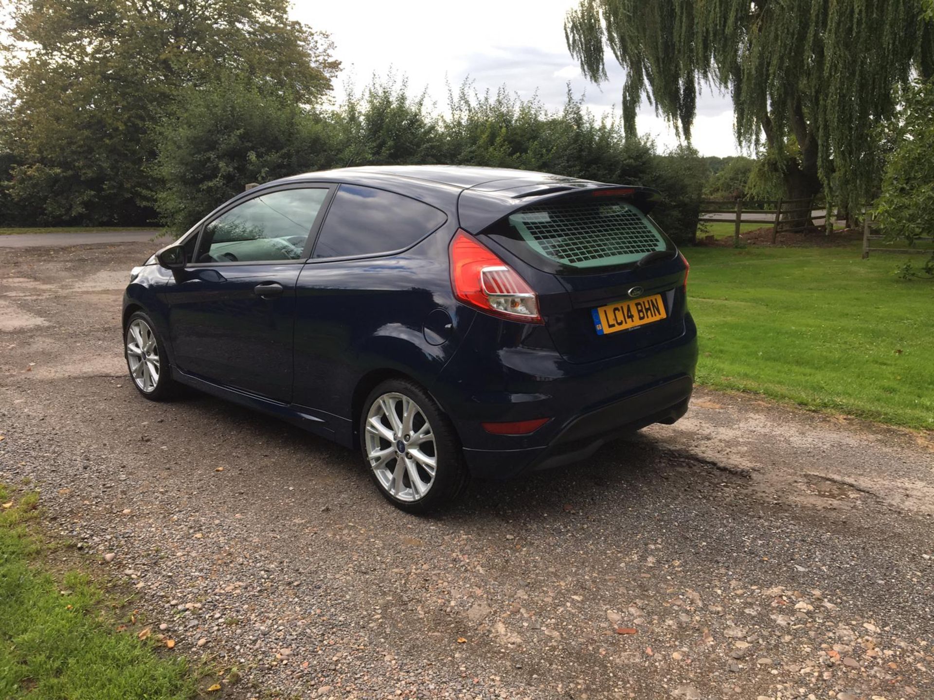 2014/14 REG FORD FIESTA ECONETIC TECH TDCI 1.6 DIESEL CAR DERIVED VAN, SHOWING 0 FORMER KEEPERS - Image 5 of 13