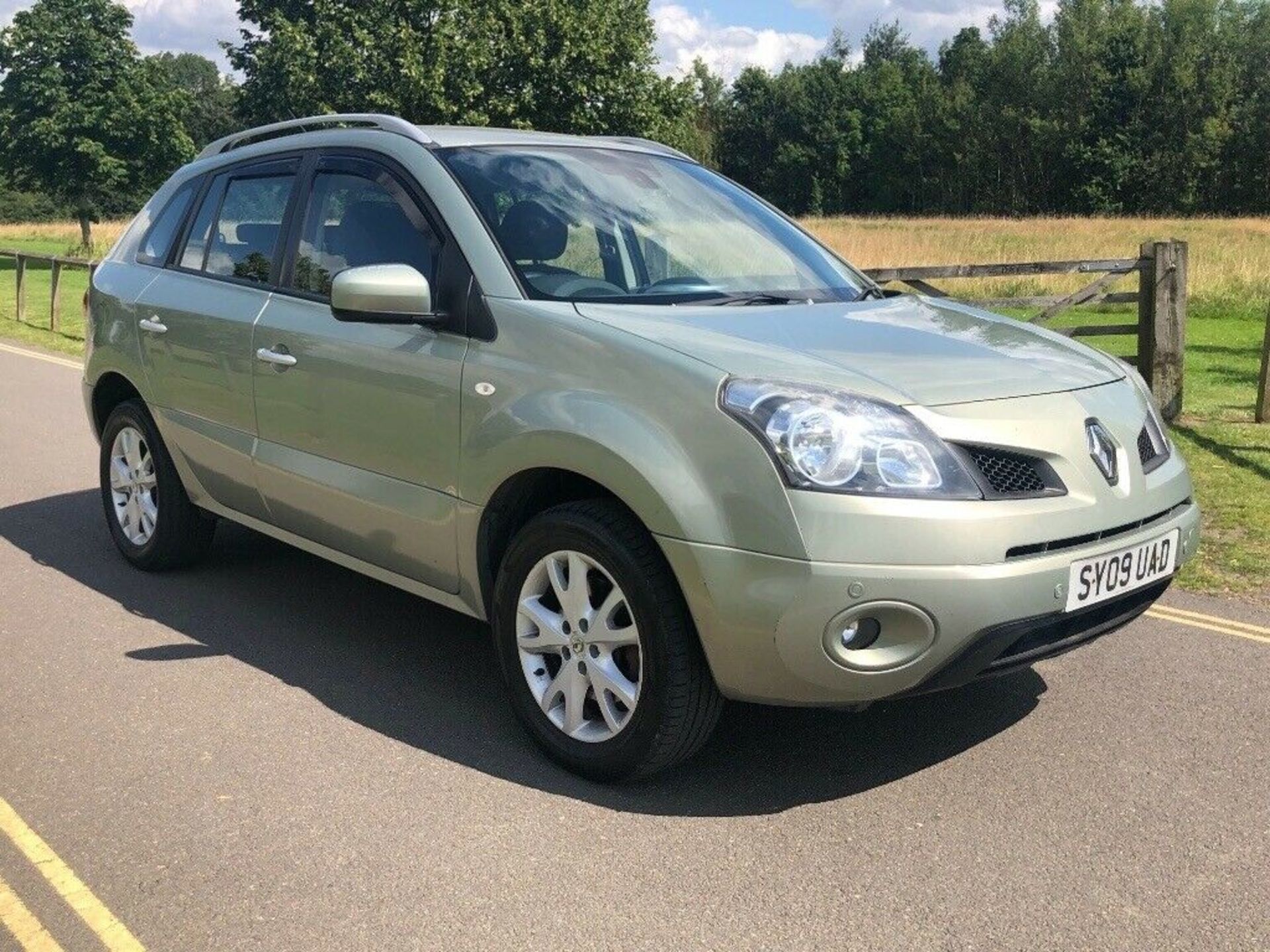 2009/09 REG RENAULT KOLEOS DYN S DCI 4WD 2.0 DIESEL GREY ESTATE, SHOWING 3 FORMER KEEPERS *NO VAT*