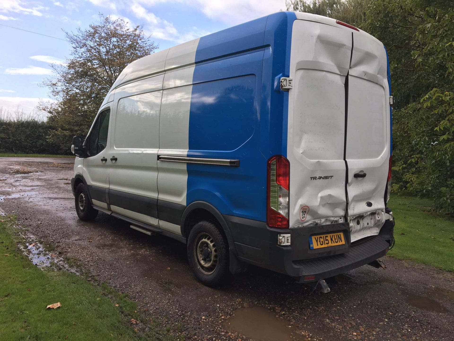 2015/15 REG FORD TRANSIT 350 2.2 DIESEL WHITE PANEL VAN, SHOWING 0 FORMER KEEPERS *NO VAT* - Image 4 of 13