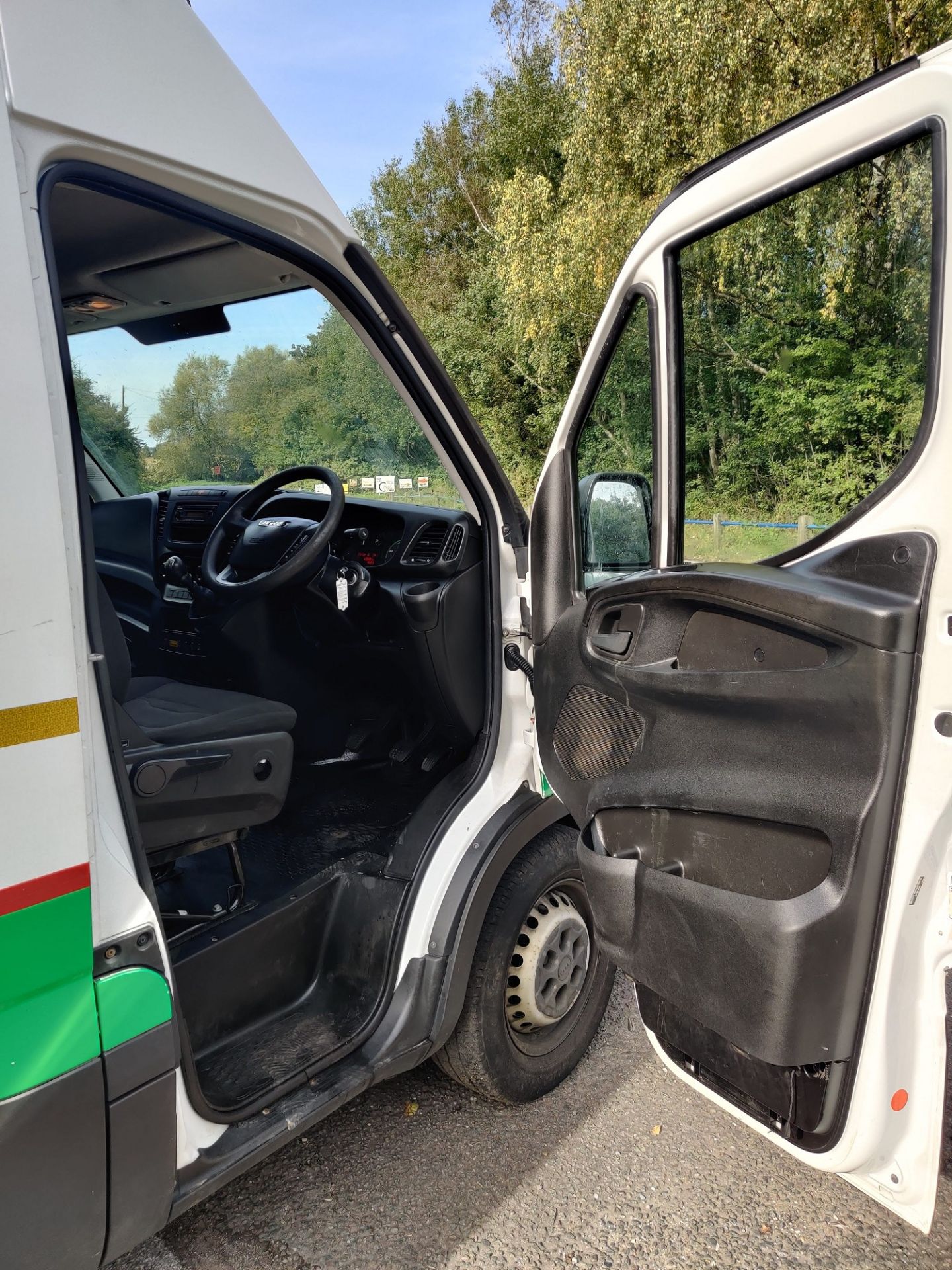 2015/15 REG IVECO DAILY 35S11 MWB WHITE 2.3 DIESEL PANEL VAN, SHOWING 0 FORMER KEEPERS *NO VAT* - Image 10 of 15