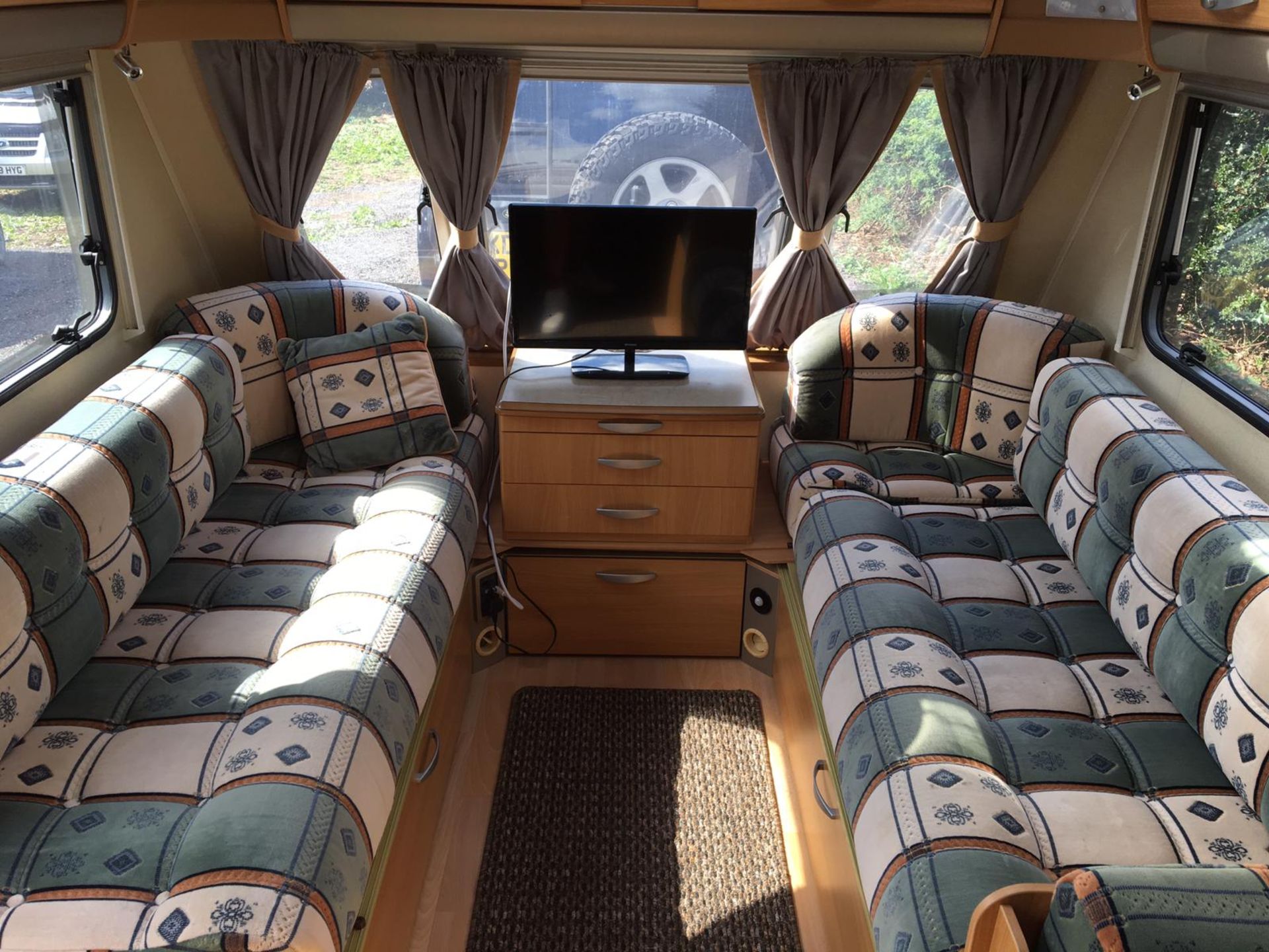 SWIFT CHALLENGER 625 TWIN AXLE 6 BERTH CARAVAN, YEAR 2009, CRIS DOCUMENT PRESENT *NO VAT* - Image 19 of 22