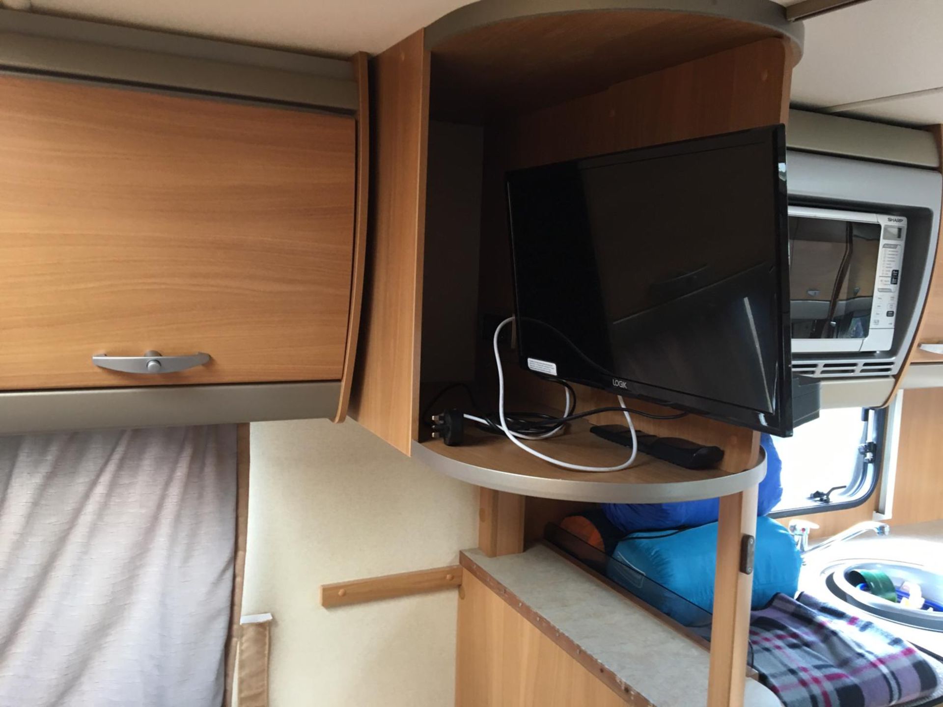 SWIFT CHALLENGER 625 TWIN AXLE 6 BERTH CARAVAN, YEAR 2009, CRIS DOCUMENT PRESENT *NO VAT* - Image 11 of 22