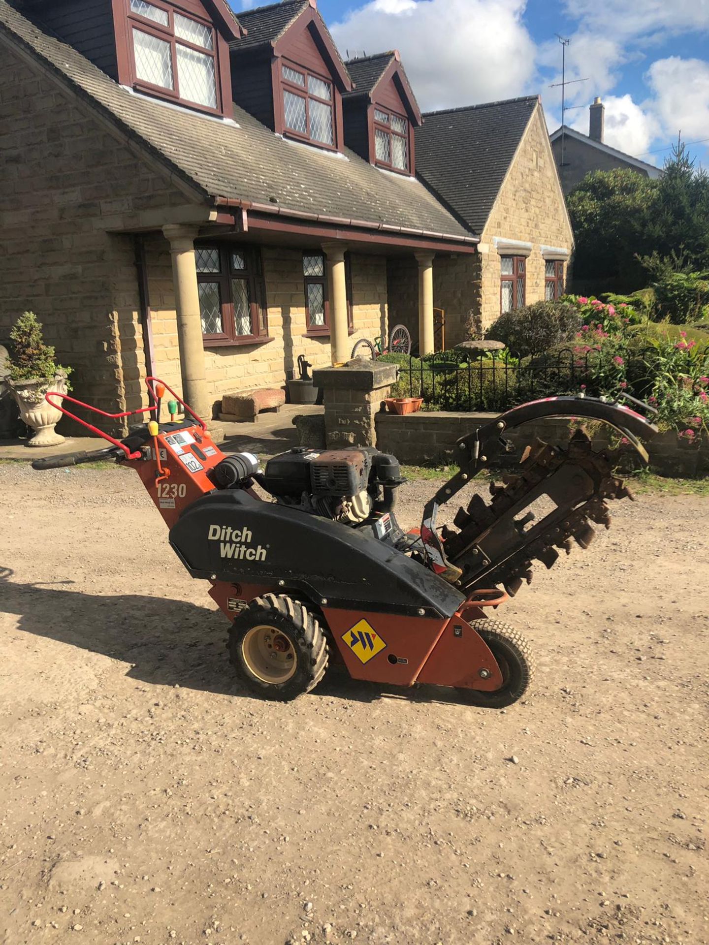 DITCH WITCH 1230 TRENCHER, ONLY 78 HOURS, RUNS AND WORKS *PLUS VAT*