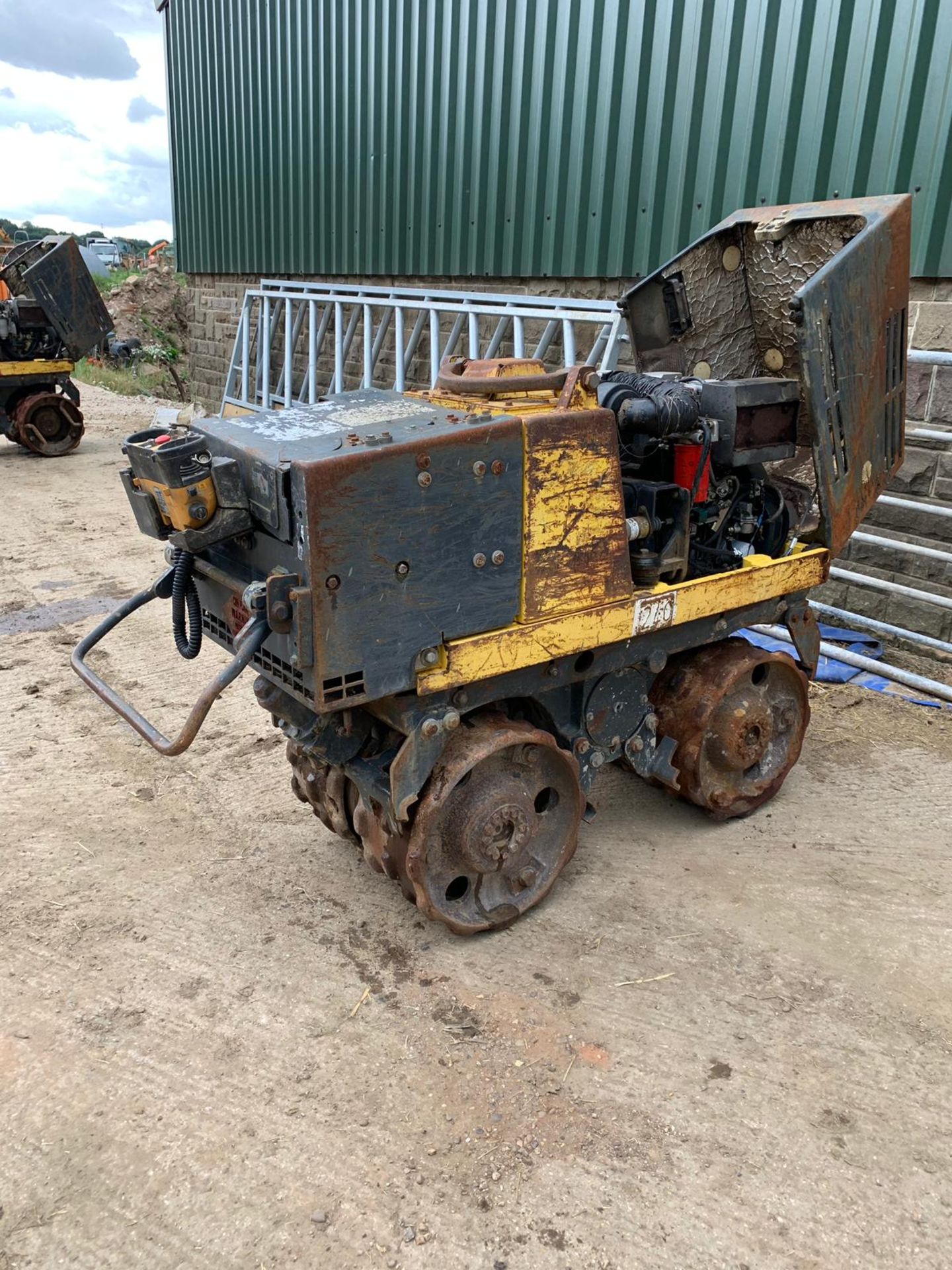 2005 BOMAG BMP 851 REMOTE CONTROL MULTI-PURPOSE WALK-BEHIND COMPACTOR, POWER 13.8 KW *PLUS VAT* - Image 2 of 9