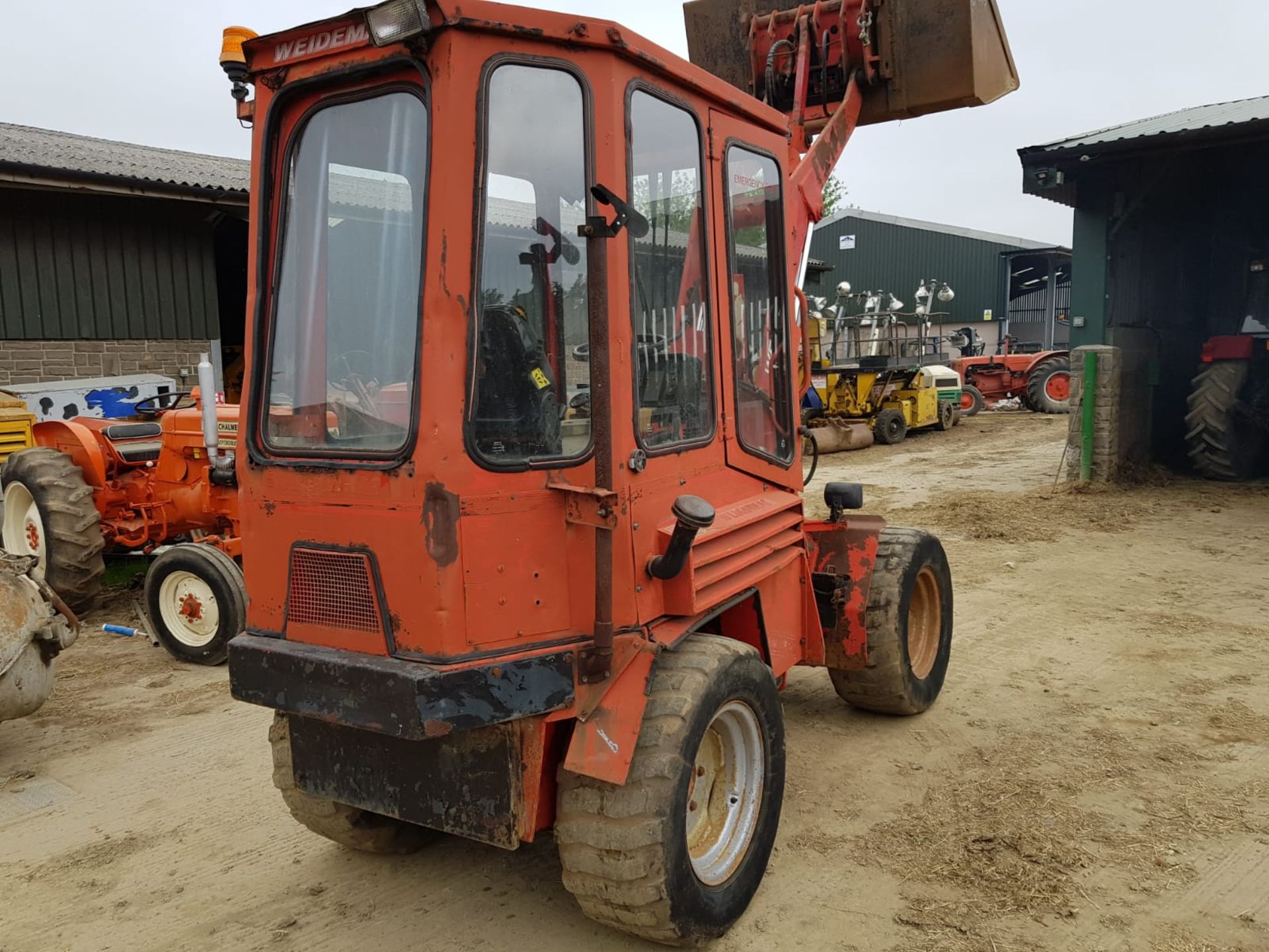 WEIDEMAN LOADING SHOVEL WEIKATRAC 2502 D/D, STARTS, DRIVES, LIFTS & TIPS *PLUS VAT* - Image 3 of 9