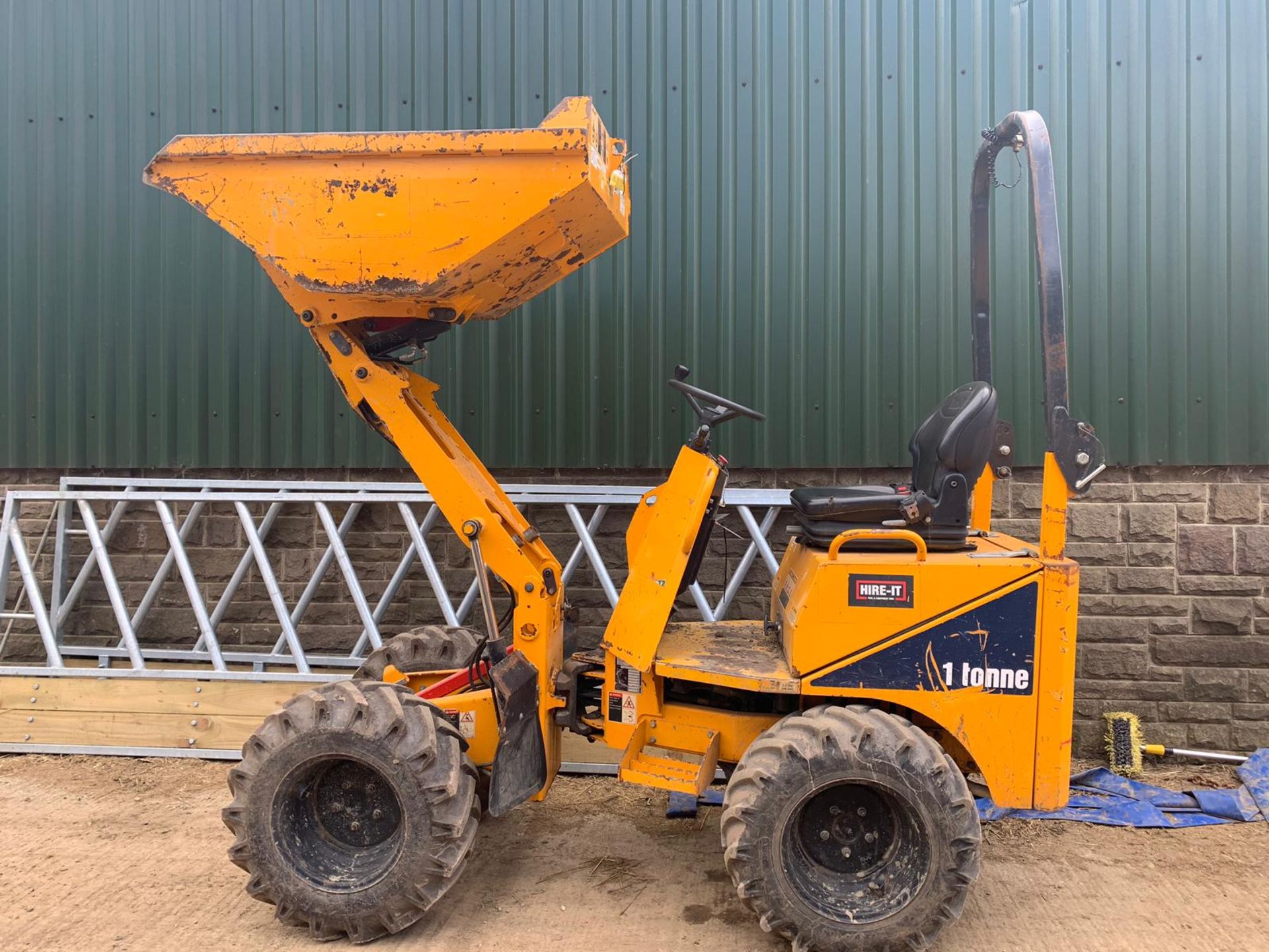 2012 THWAITES 1 TONNE HI-TIP DUMPER, SHOWING 1199 HOURS (UNVERIFIED) *PLUS VAT*