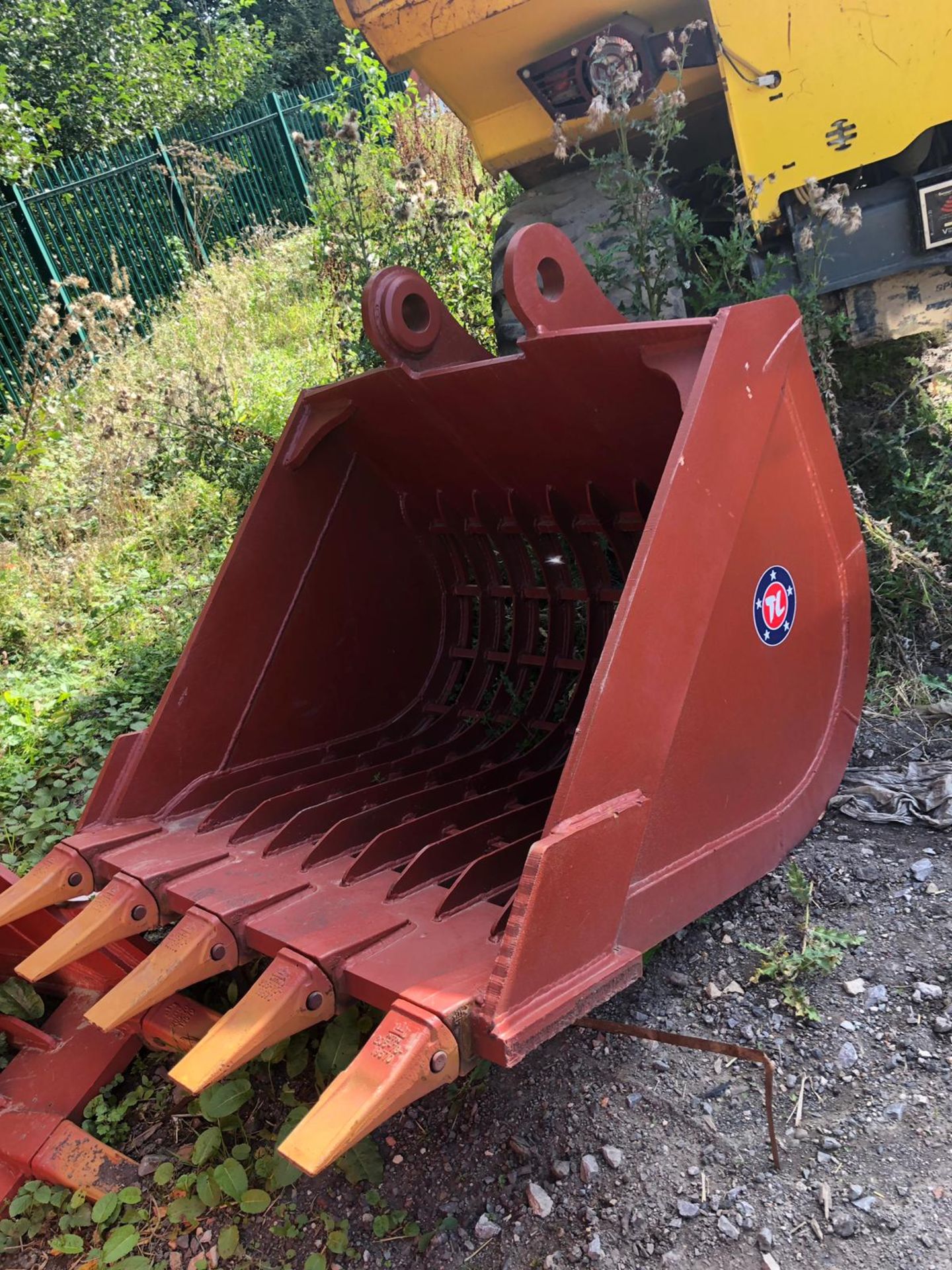 BRAND NEW 21 TON RIDDLE BUCKET, 80MM PINS, 51 INCH WIDE BUCKET, CHOICE OF 5 *PLUS VAT* - Image 4 of 6