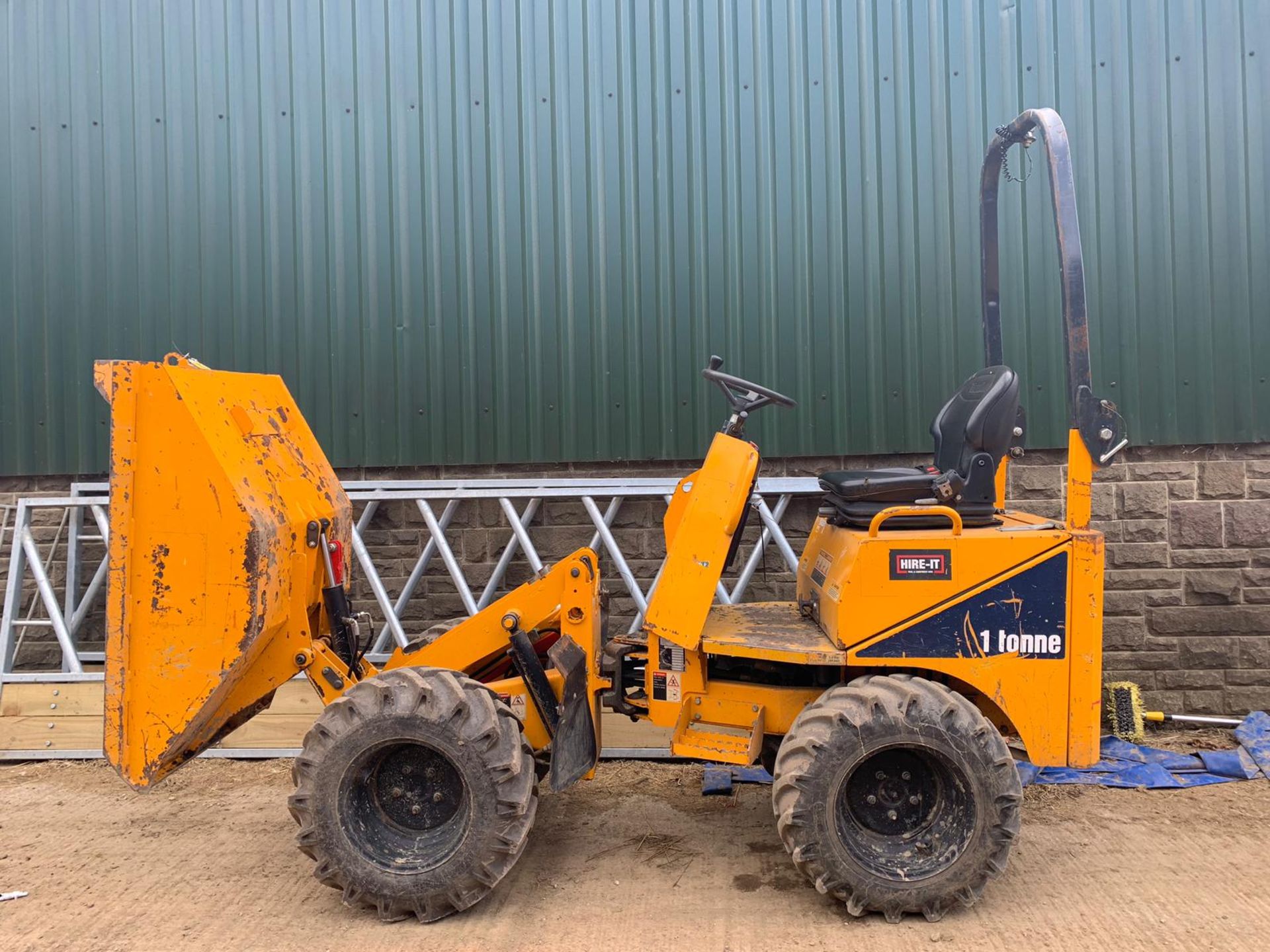 2012 THWAITES 1 TONNE HI-TIP DUMPER, SHOWING 1199 HOURS (UNVERIFIED) *PLUS VAT* - Bild 2 aus 9