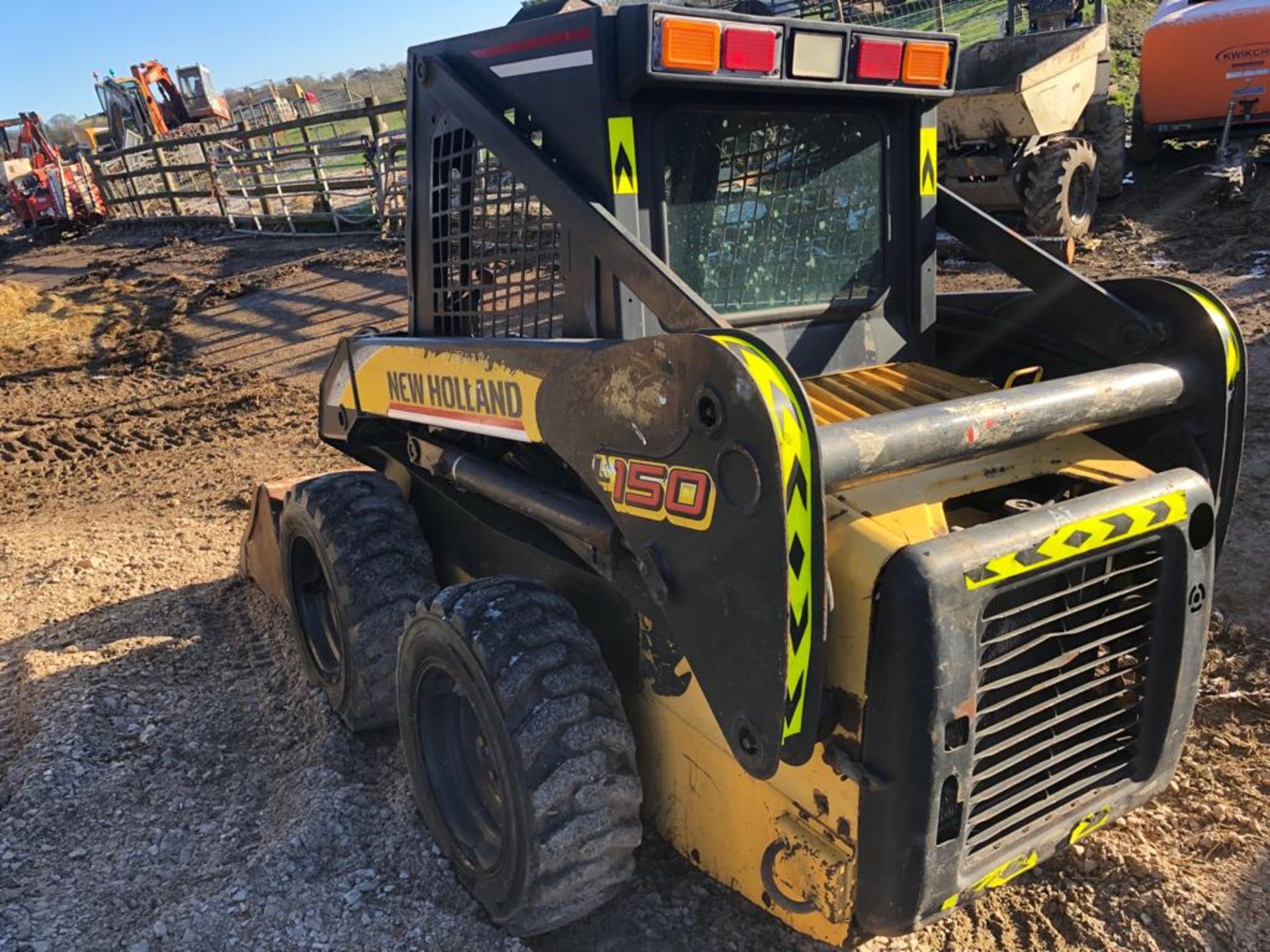 NEW HOLLAND L150 BOBCAT SKID-STEER 4WD WITH BUCKET *PLUS VAT* - Bild 5 aus 6