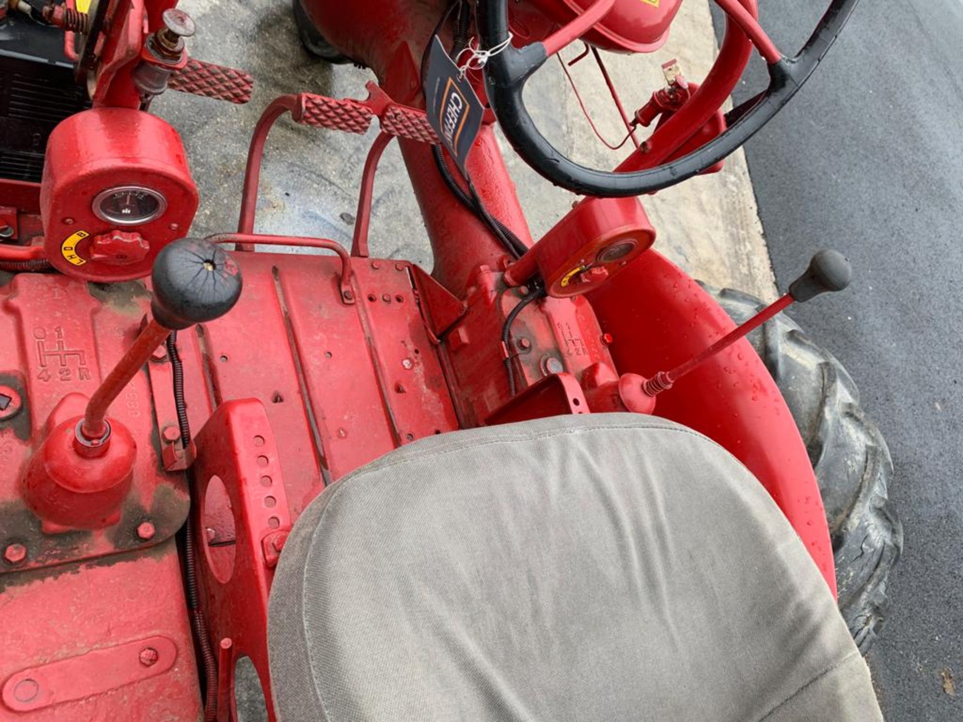 McCORMICK FARMALL A SERIES TWIN POWER TRACTOR, RUNS, DRIVES AND WORKS *PLUS VAT* - Image 8 of 9