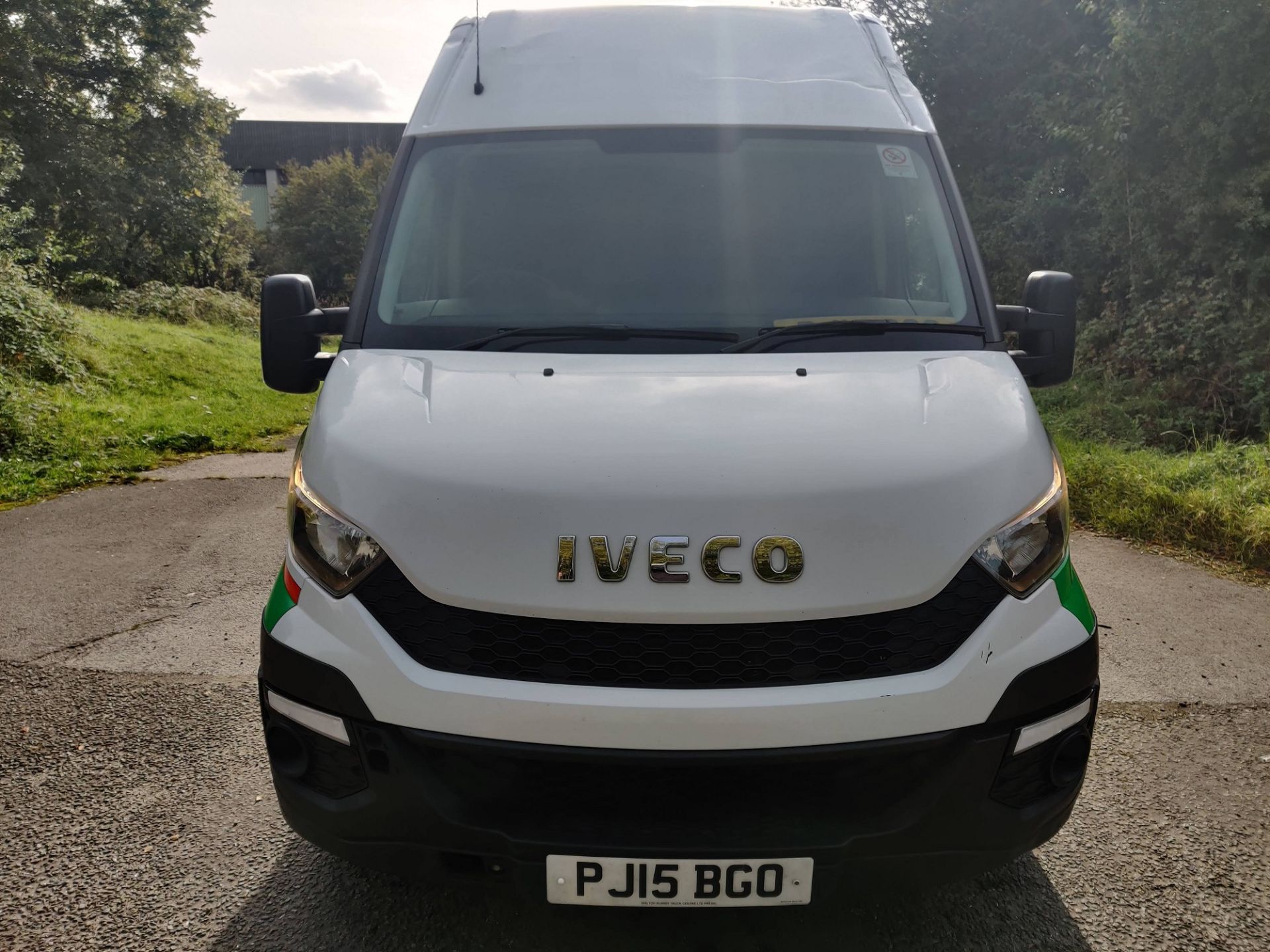 2015/15 REG IVECO DAILY 35S11 MWB WHITE 2.3 DIESEL PANEL VAN, SHOWING 0 FORMER KEEPERS *NO VAT* - Image 2 of 15