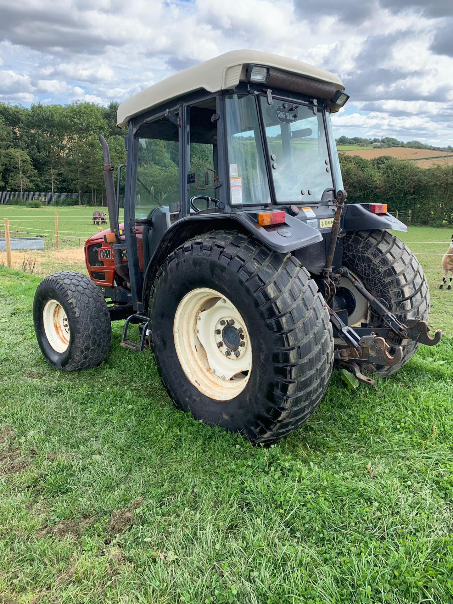 TYM T550 COMPACT TRACTOR WITH CAB, RUNS AND WORKS, SHOWING 2219 HOURS (UNVERIFIED) *PLUS VAT* - Image 6 of 14