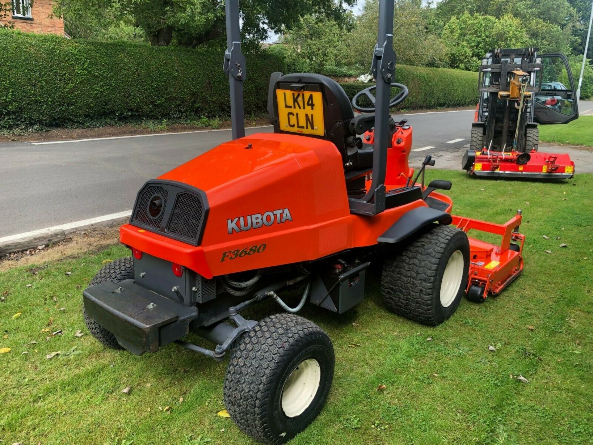 KUBOTA 3680 MOWER, YEAR 2014, COMPLETE WITH ROTARY DECK TRIMAX FLAIL DECK, 4 WHEEL DRIVE *PLUS VAT* - Image 5 of 11