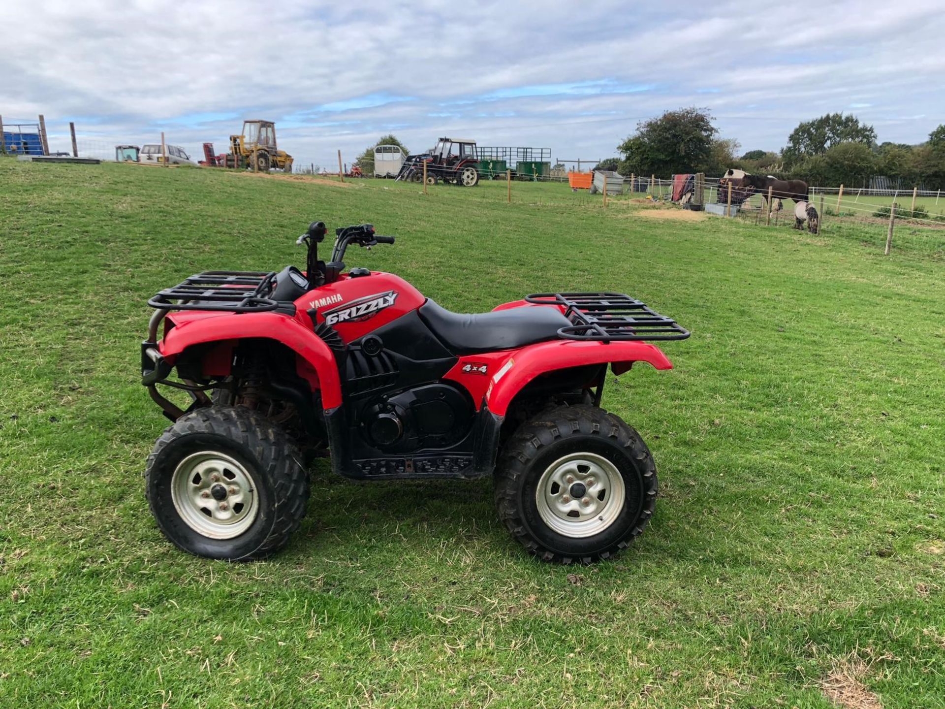 2010 YAMAHA GRIZZLY 660 4 WHEEL DRIVE FARM QUAD, RUNS & WORKS AS IT SHOULD *NO VAT* - Image 6 of 9