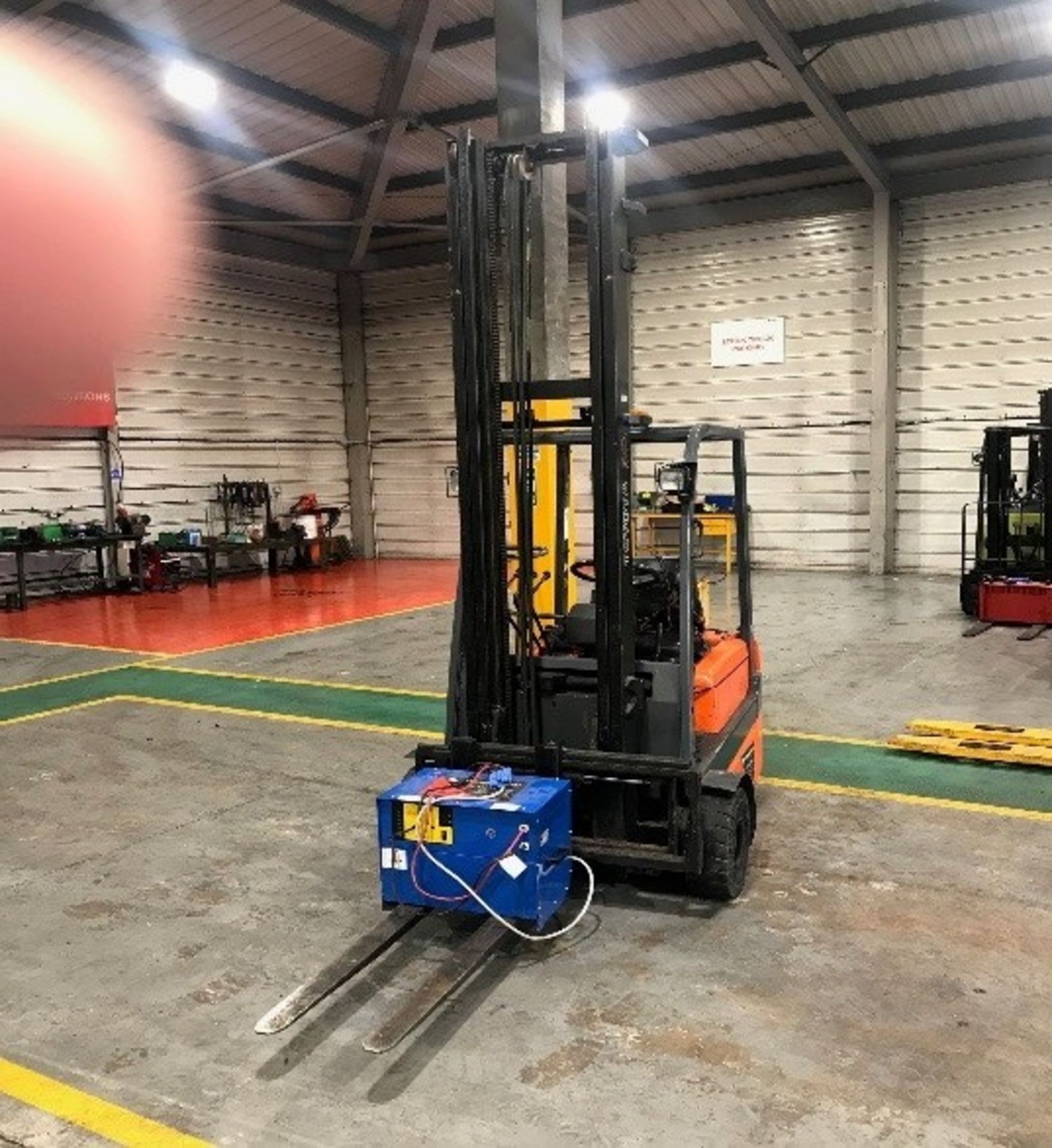 TOYOTA FBES15 COUNTERBALANCE ELECTRIC FORKLIFT, YEAR 2003 *PLUS VAT* - Image 3 of 5