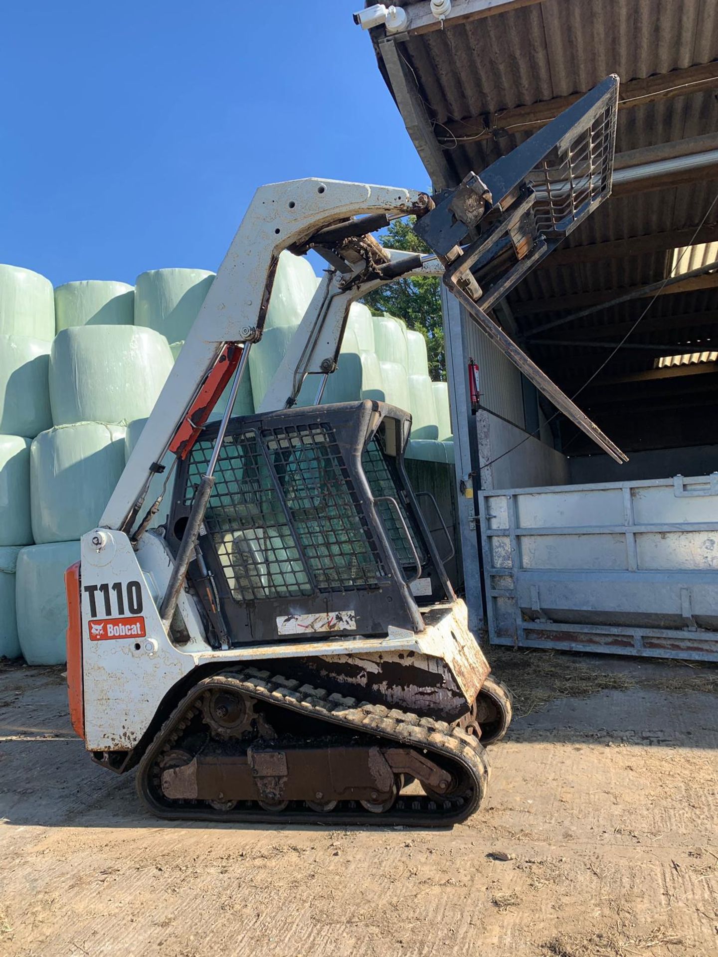 BOBCAT COMPACT TRACKED LOADER, MODEL T110, C/W FORKS, ROTAVATOR, BUCKET SWEEPER & BUCKET *PLUS VAT* - Image 7 of 17