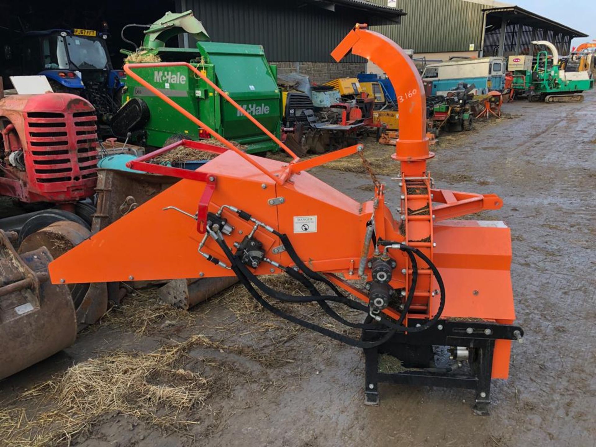 2015 ORANGE WOODCHIPPER, 500 KG, 8" DIAM OF FEEDING *PLUS VAT* - Image 2 of 6