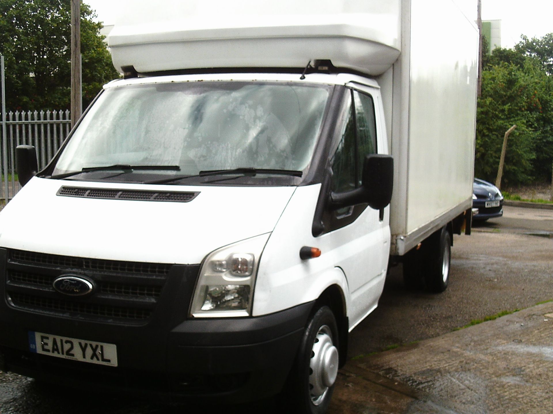 2012/12 REG FORD TRANSIT 125 T350 RWD 2.2 DIESEL LUTON BOX VAN WITH TAIL LIFT, 2 FORMER KEEPERS - Image 2 of 12