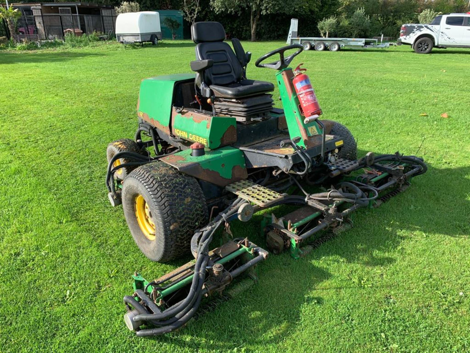 JOHN DEERE 3235A 5 GANG FAIRWAY RIDE ON DIESEL MOWER, IN WORKING CONDITION *NO VAT*