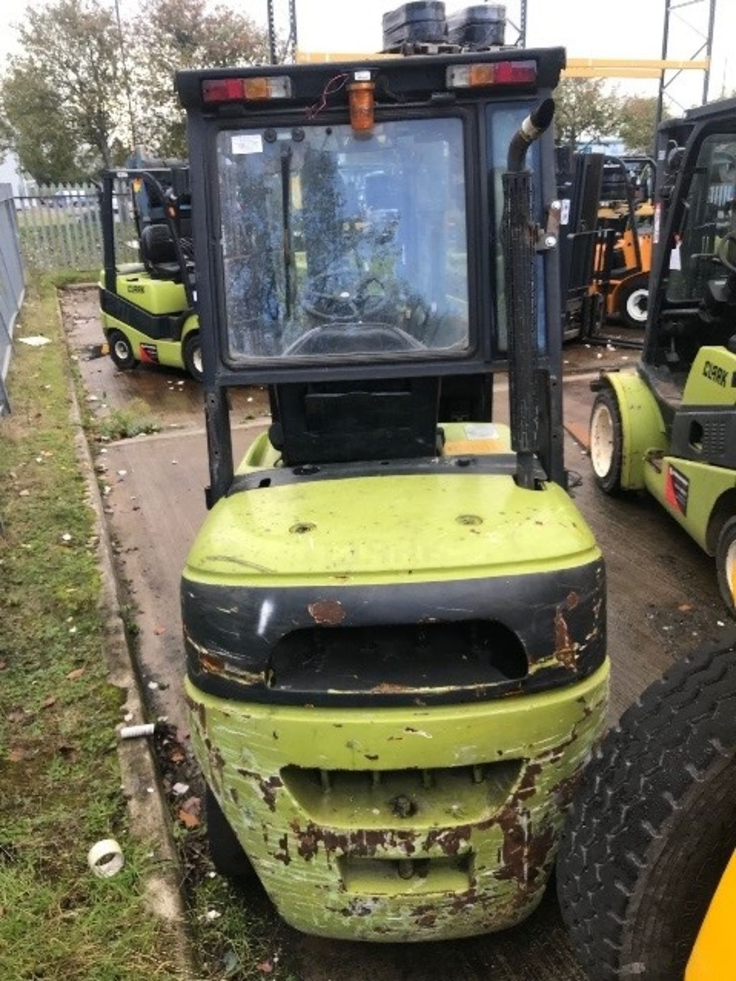 CLARK C30D COUNTERBALANCE DIESEL FORKLIFT, TRIPLE MAST, YEAR 2009 *PLUS VAT* - Image 4 of 4