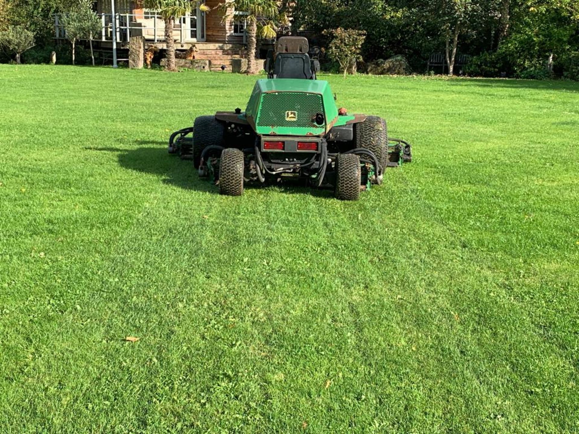 JOHN DEERE 3235A 5 GANG FAIRWAY RIDE ON DIESEL MOWER, IN WORKING CONDITION *NO VAT* - Image 5 of 18