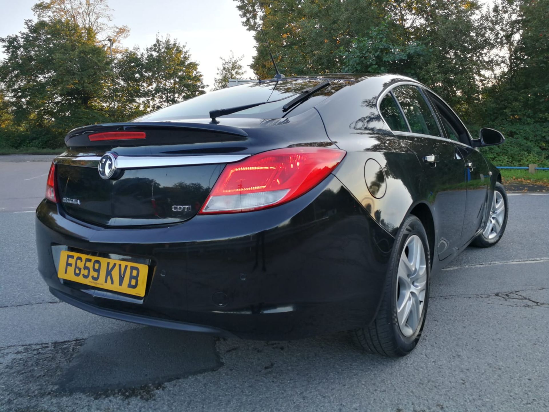 2009/59 REG VAUXHALL INSIGNIA EXCLUSIVE 130 CDTI 2.0 DIESEL 5 DOOR HATCHBACK SHOWING 1 FORMER KEEPER - Image 6 of 14