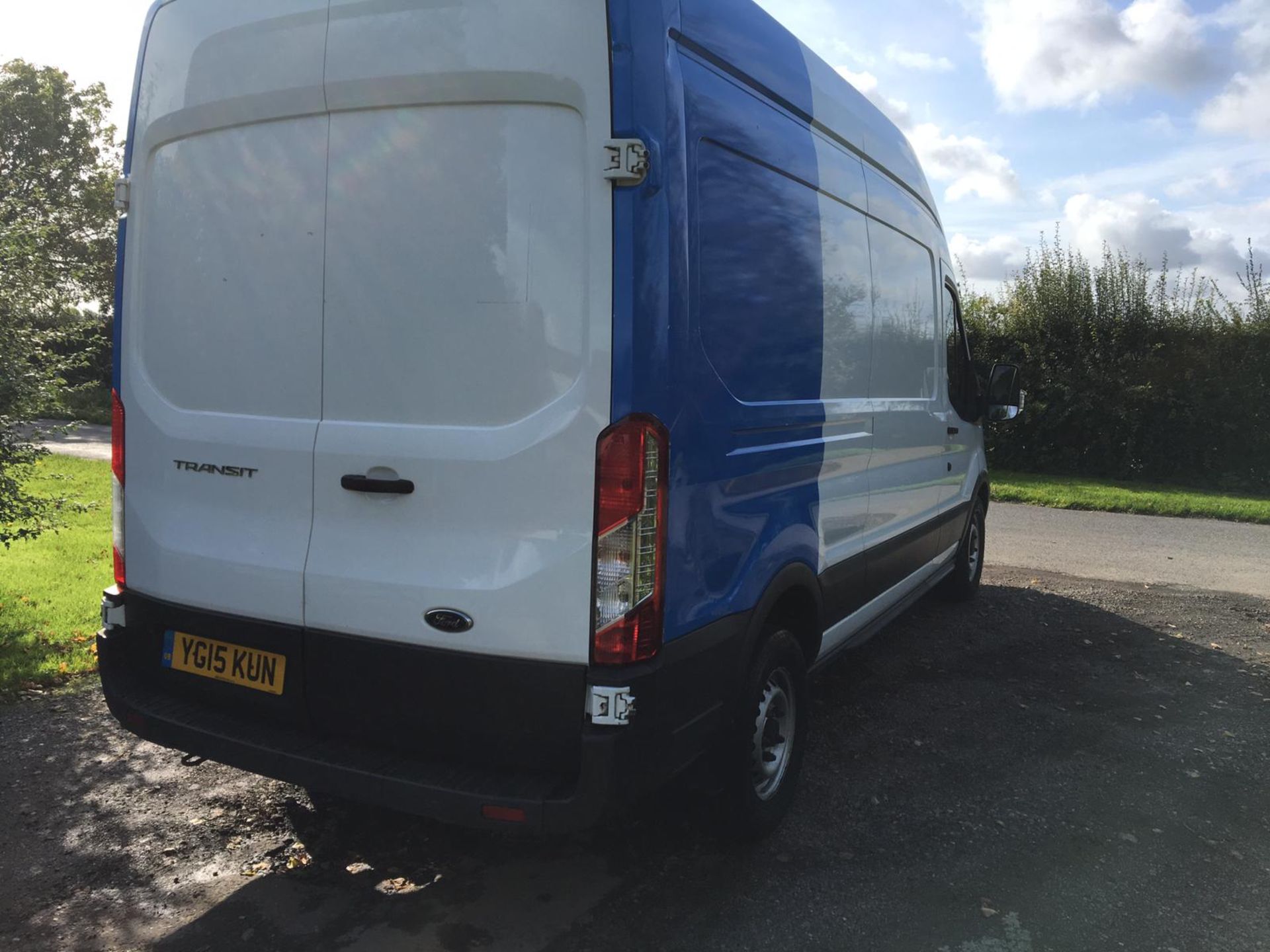 2015/15 REG FORD TRANSIT 350 2.2 DIESEL WHITE PANEL VAN, SHOWING 0 FORMER KEEPERS *NO VAT* - Image 6 of 13