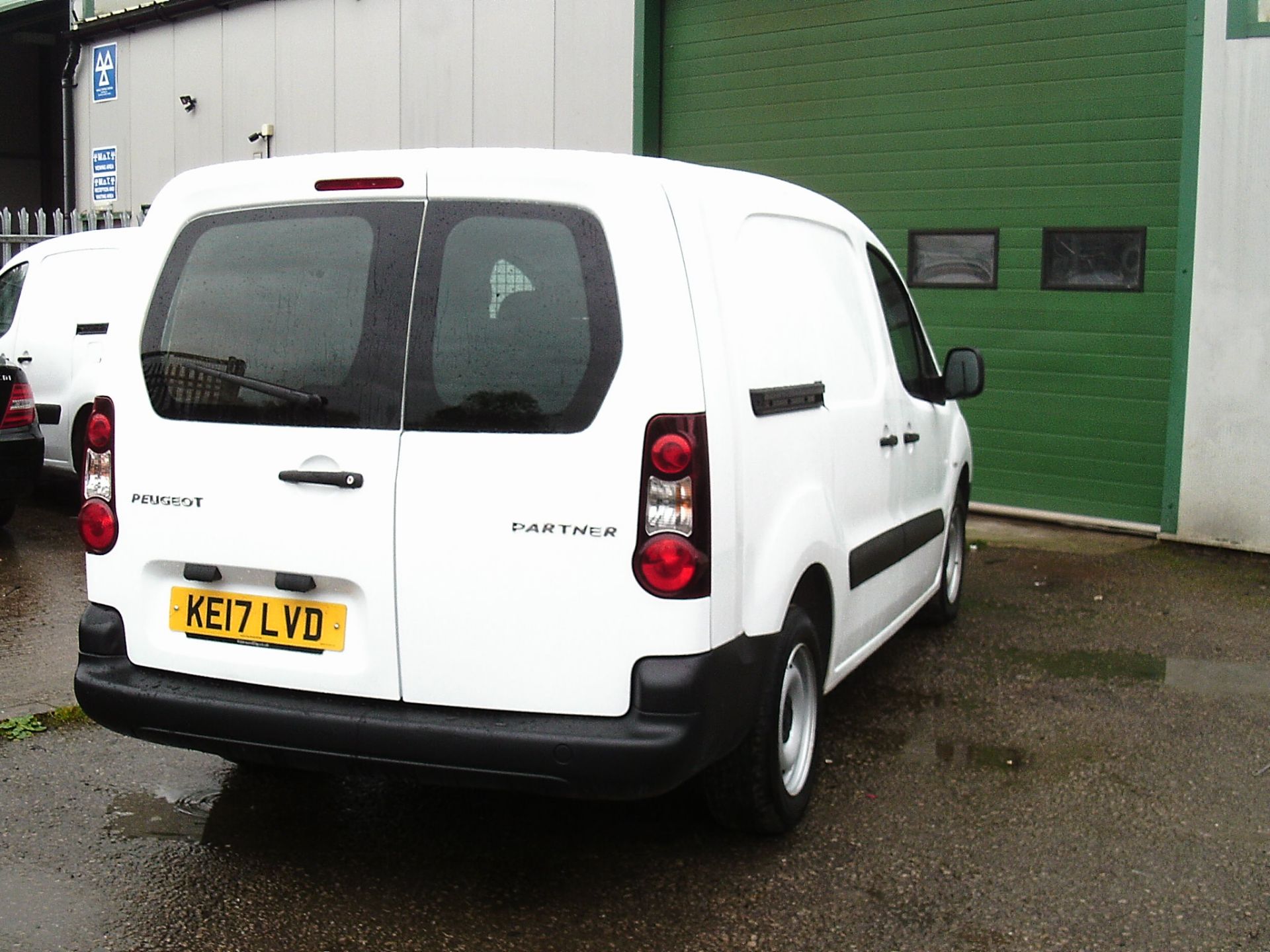 2017/17 REG PEUGEOT PARTNER BLUE HDI 1.6 DIESEL L2 CREW CAB PROFESSIONAL PANEL VAN, 2 FORMER KEEPERS - Image 7 of 14