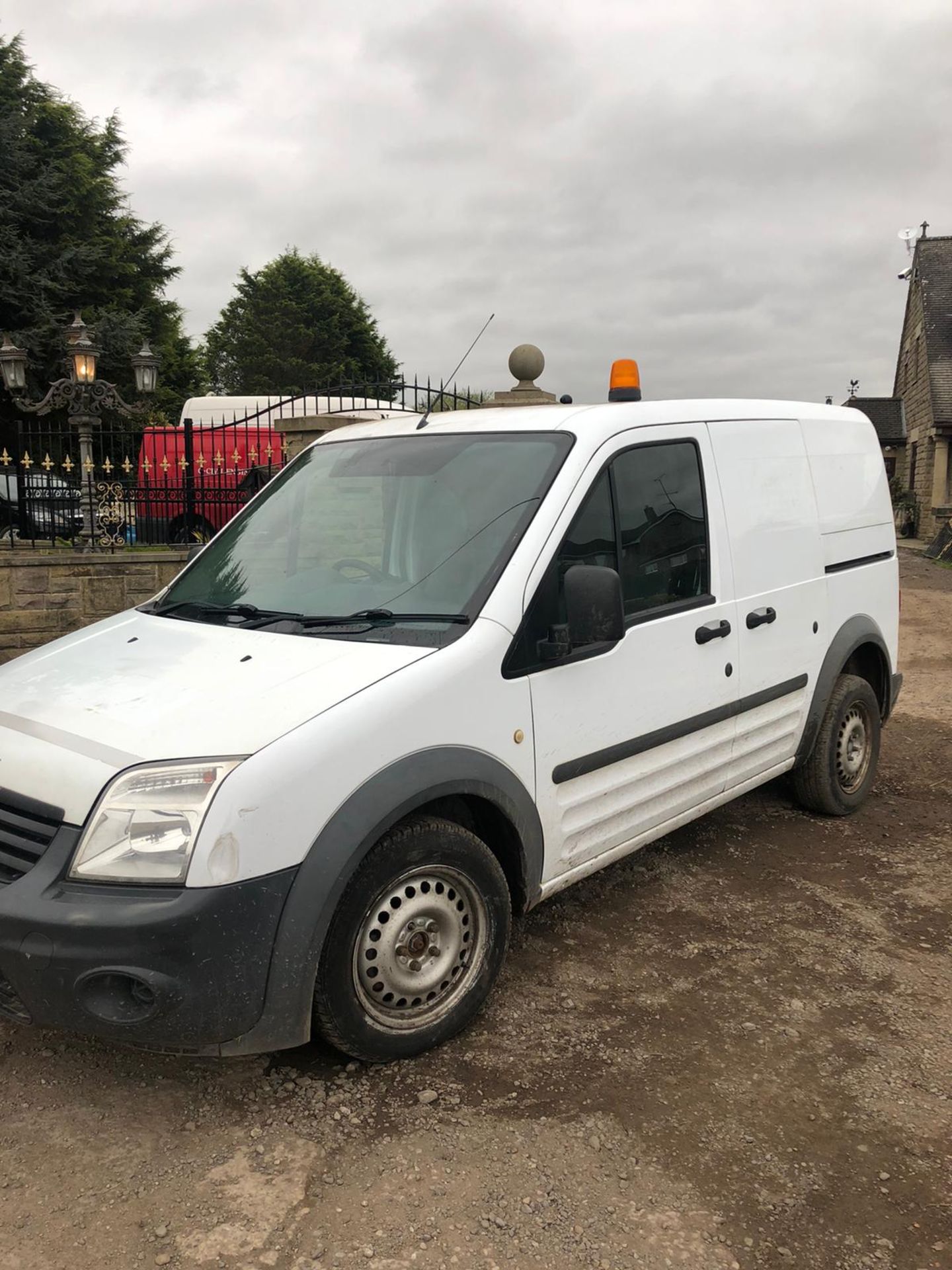 2010/59 REG FORD TRANSIT CONNECT 90 T220 1.8 DIESEL PANEL VAN, SHOWING 1 FORMER KEEPER *NO VAT* - Image 3 of 8