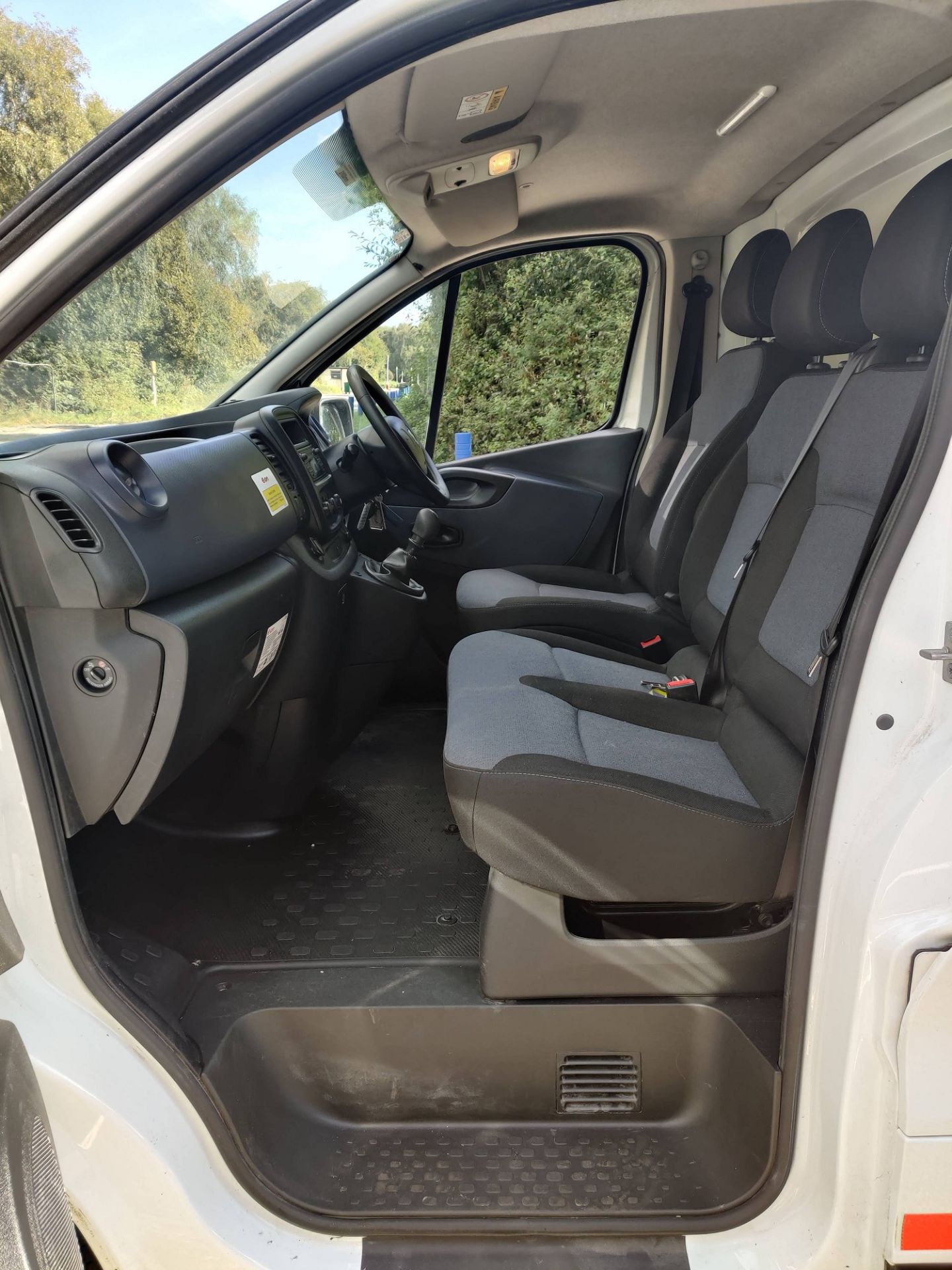 2015/65 REG VAUXHALL VIVARO 2900 CDTI 1.6 DIESEL WHITE PANEL VAN, SHOWING 0 FORMER KEEPERS *NO VAT* - Image 11 of 20