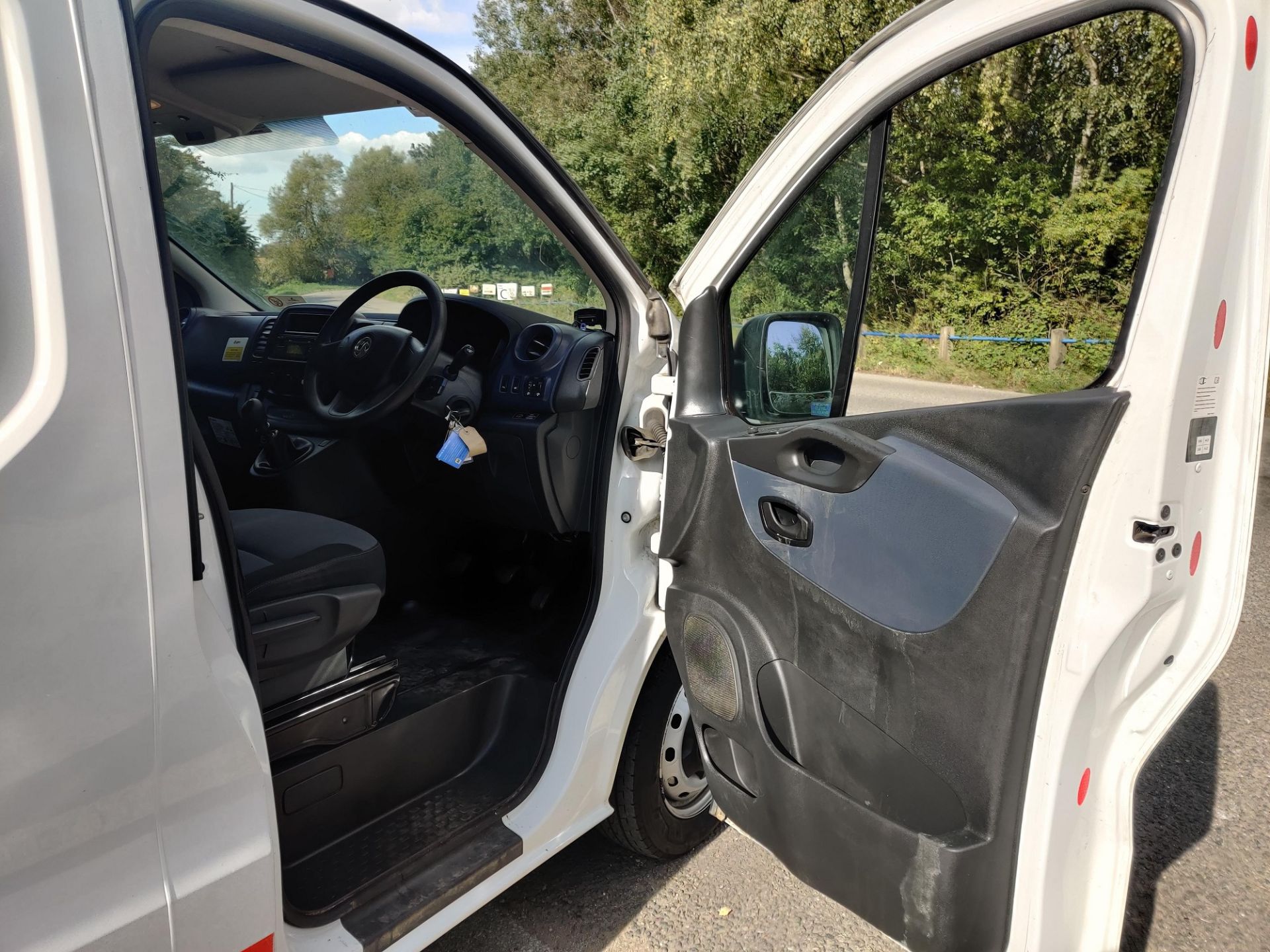 2015/65 REG VAUXHALL VIVARO 2900 CDTI 1.6 DIESEL WHITE PANEL VAN, SHOWING 0 FORMER KEEPERS *NO VAT* - Image 12 of 20