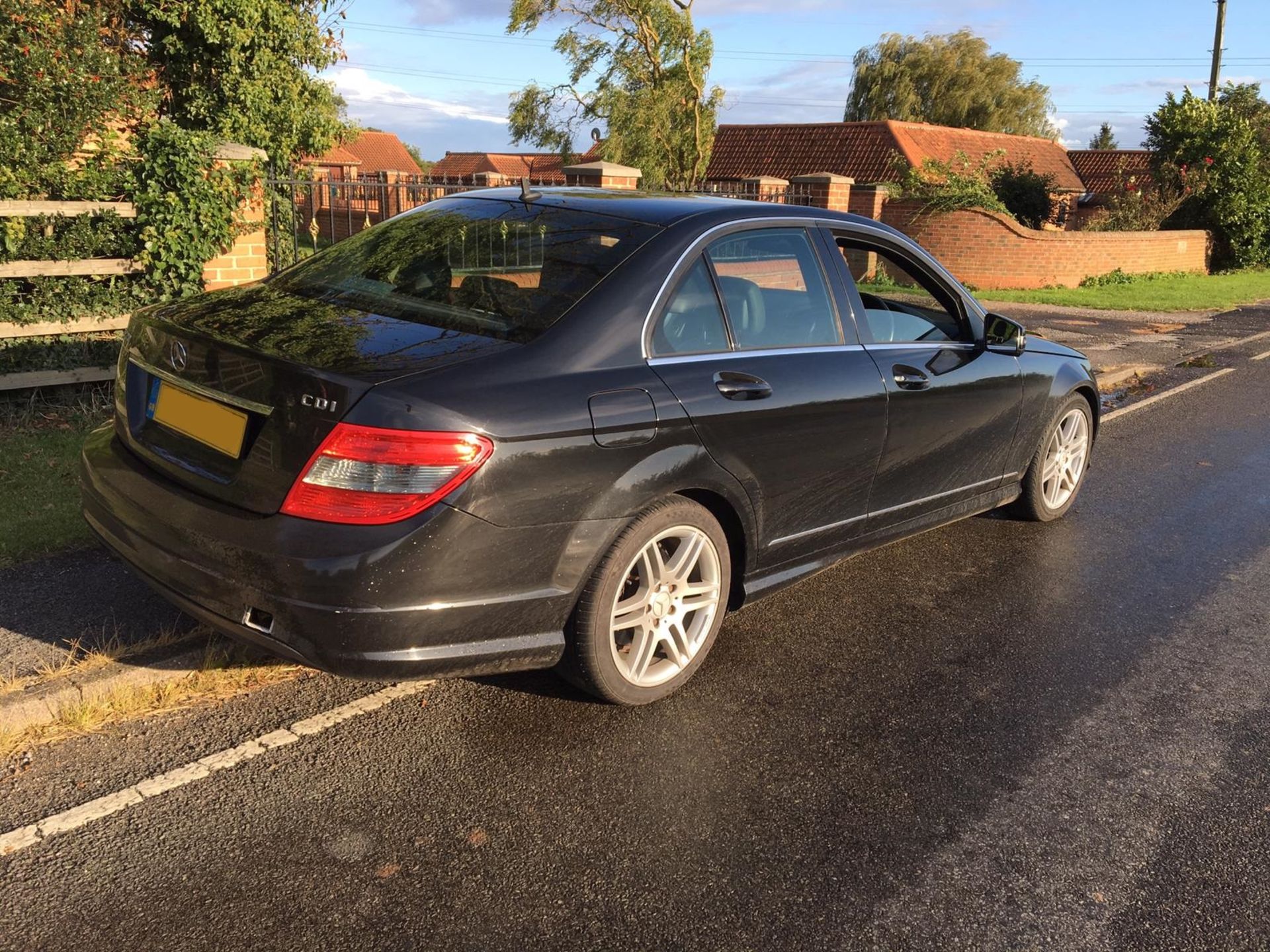 2009/09 REG MERCEDES C220 SPORT CDI AUTOMATIC 2.2 DIESEL BLACK 4 DOOR SALOON *NO VAT* - Image 6 of 12